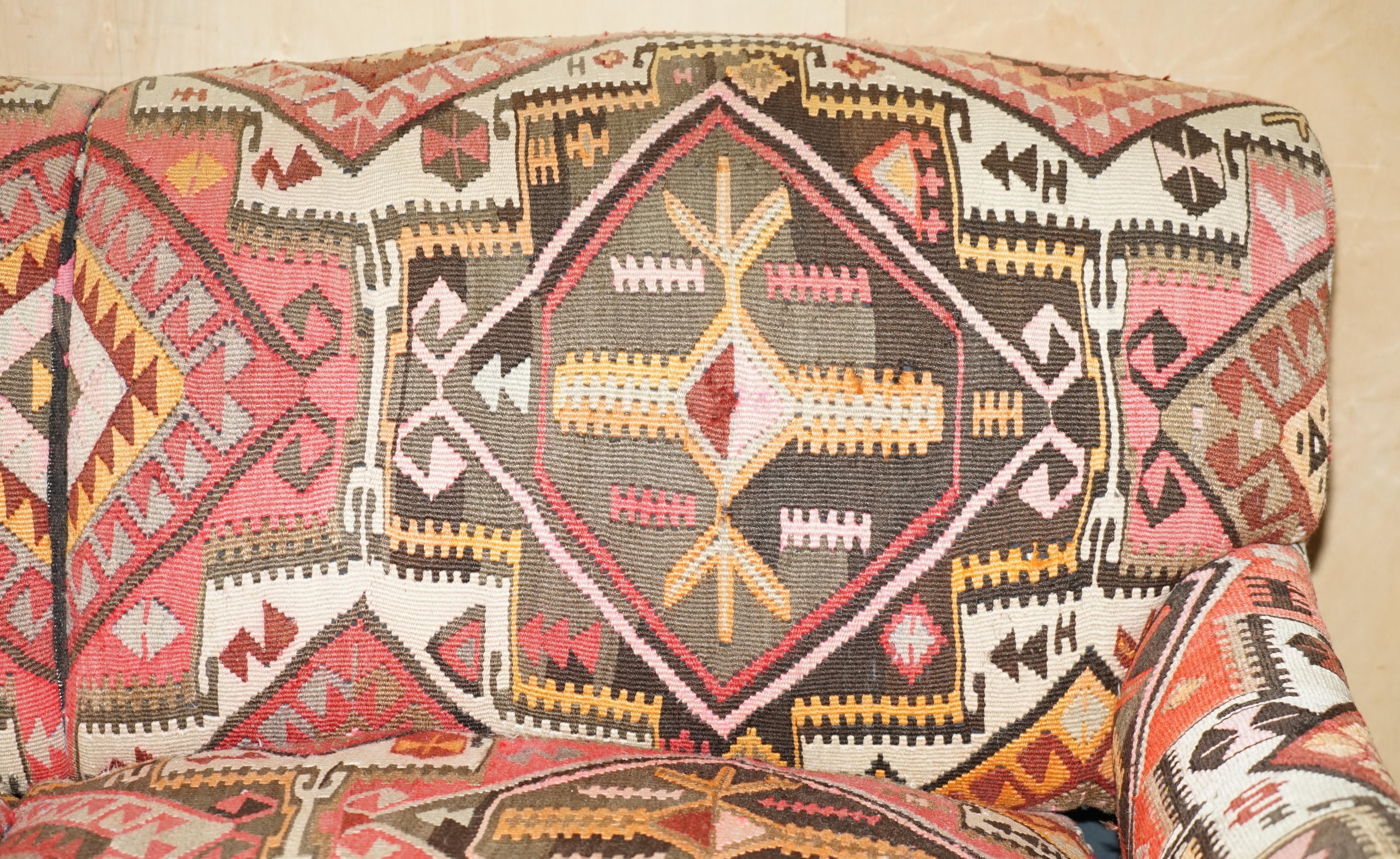 Superbe canapé d'époque GEORGE SMITH KILIM UPHOLSTERED HOWARD & SONS STYLE 1