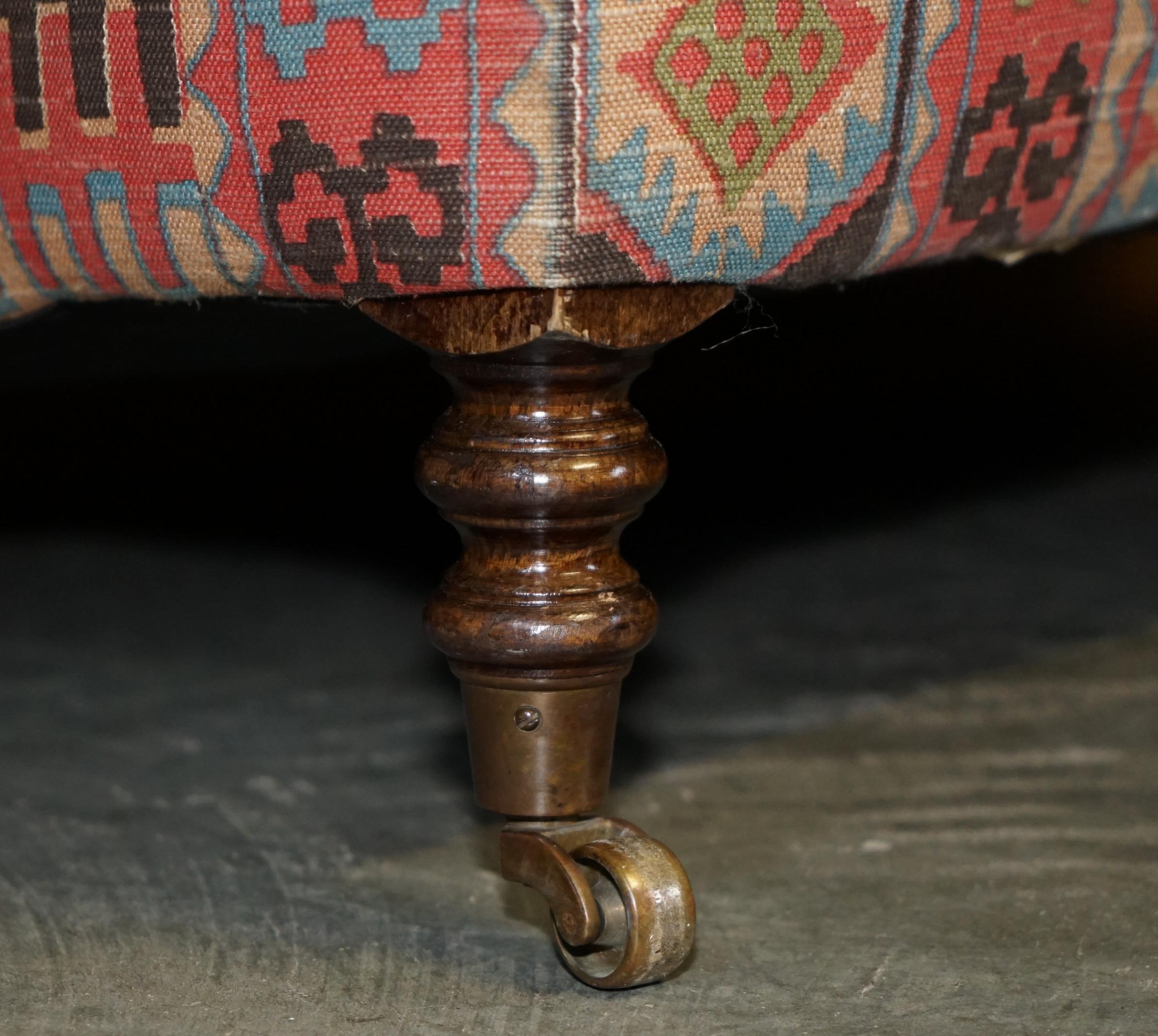 STUNNING ViNTAGE GEORGE SMITH MADE FOR LIBERTY'S LONDON KILIM THREE SEAT SOFA For Sale 3