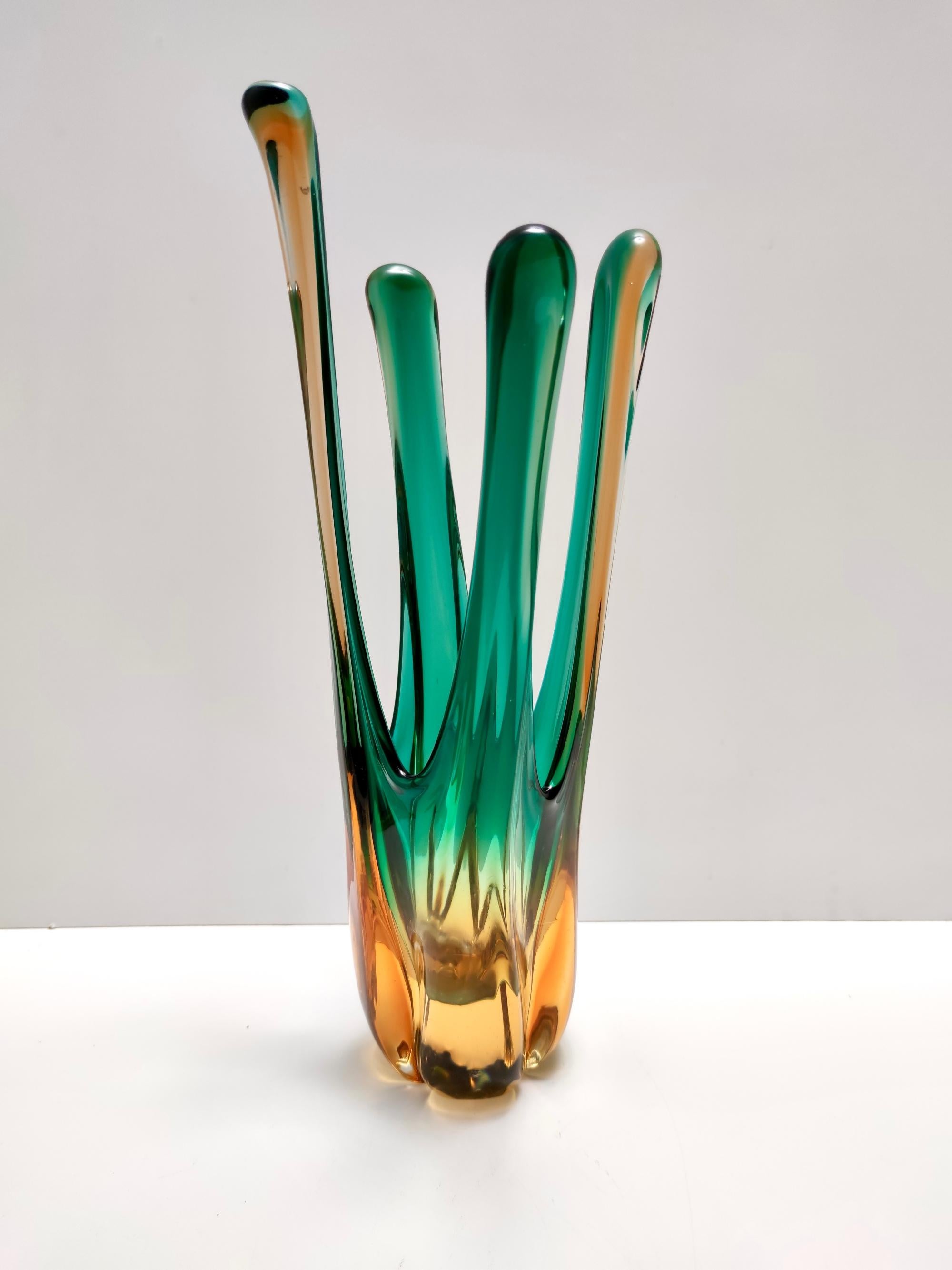 Wunderschöne Vase aus grünem und bernsteinfarbenem Murano-Glas, Italien (Mitte des 20. Jahrhunderts) im Angebot