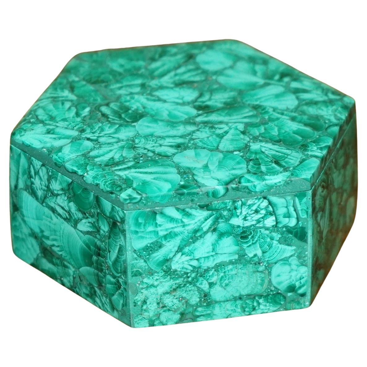 STUNNING ViNTAGE HAND CARVED SOLID MALACHITE HEXAGONAL TRINKET JEWELLERY BOX