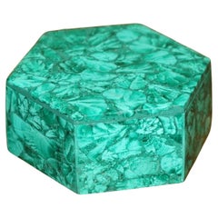 STUNNING ViNTAGE HAND CARVED SOLID MALACHITE HEXAGONAL TRINKET JEWELLERY BOX