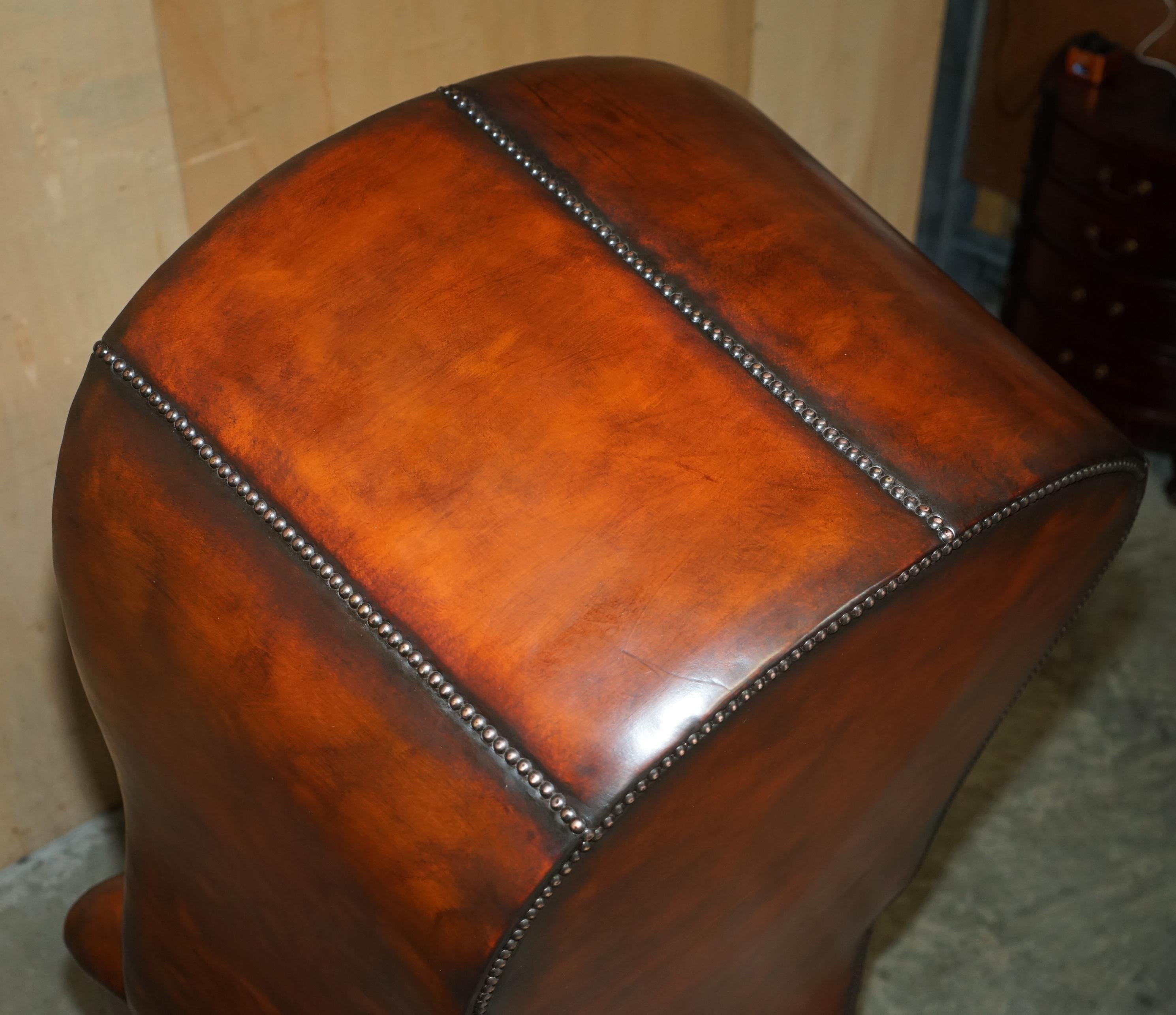 STUNNING ViNTAGE HAND DYED BROWN LEATHER CHESTERFIELD TUFTED PORTERS ARMCHAIR For Sale 4