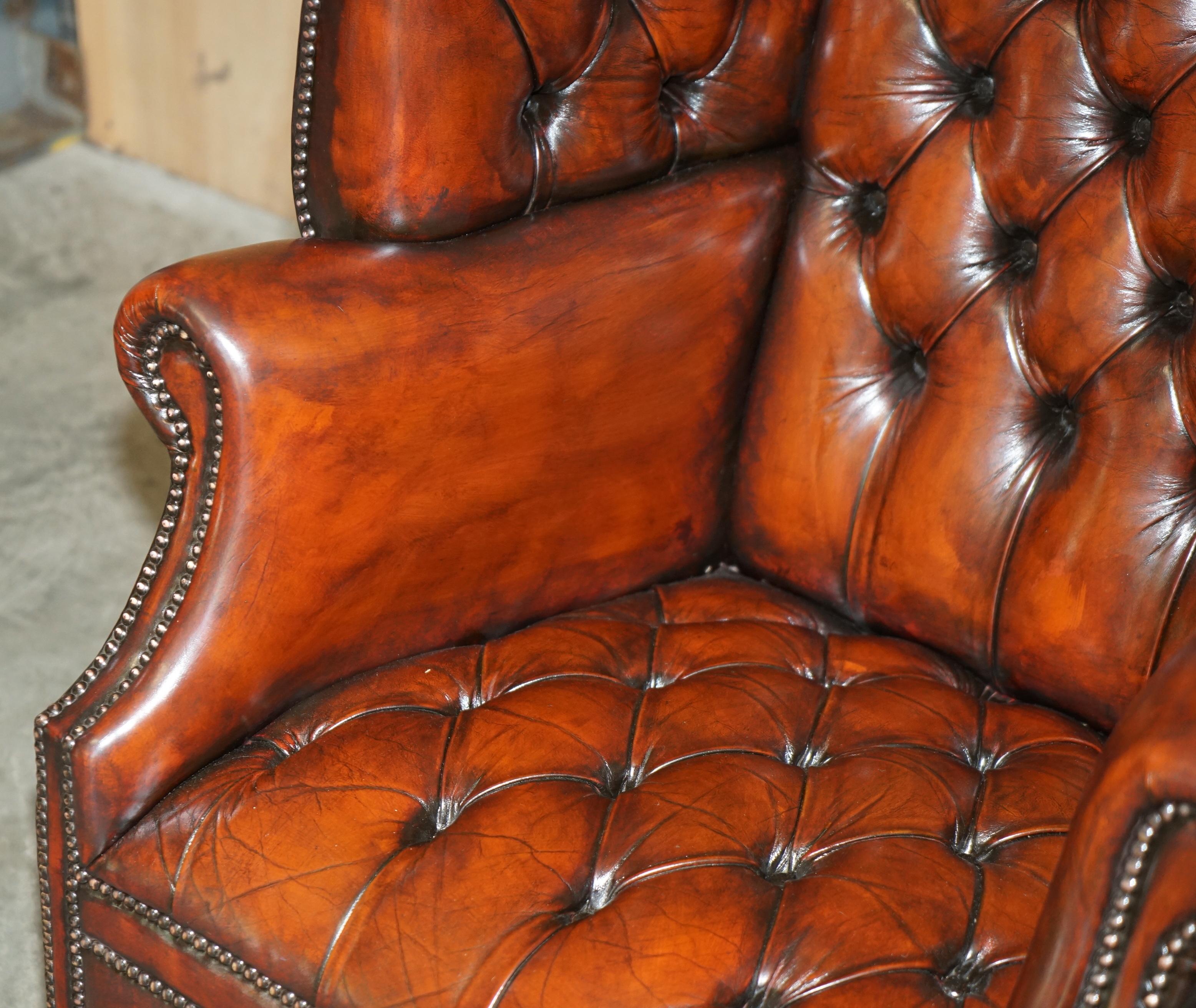 Hand-Crafted STUNNING ViNTAGE HAND DYED BROWN LEATHER CHESTERFIELD TUFTED PORTERS ARMCHAIR For Sale