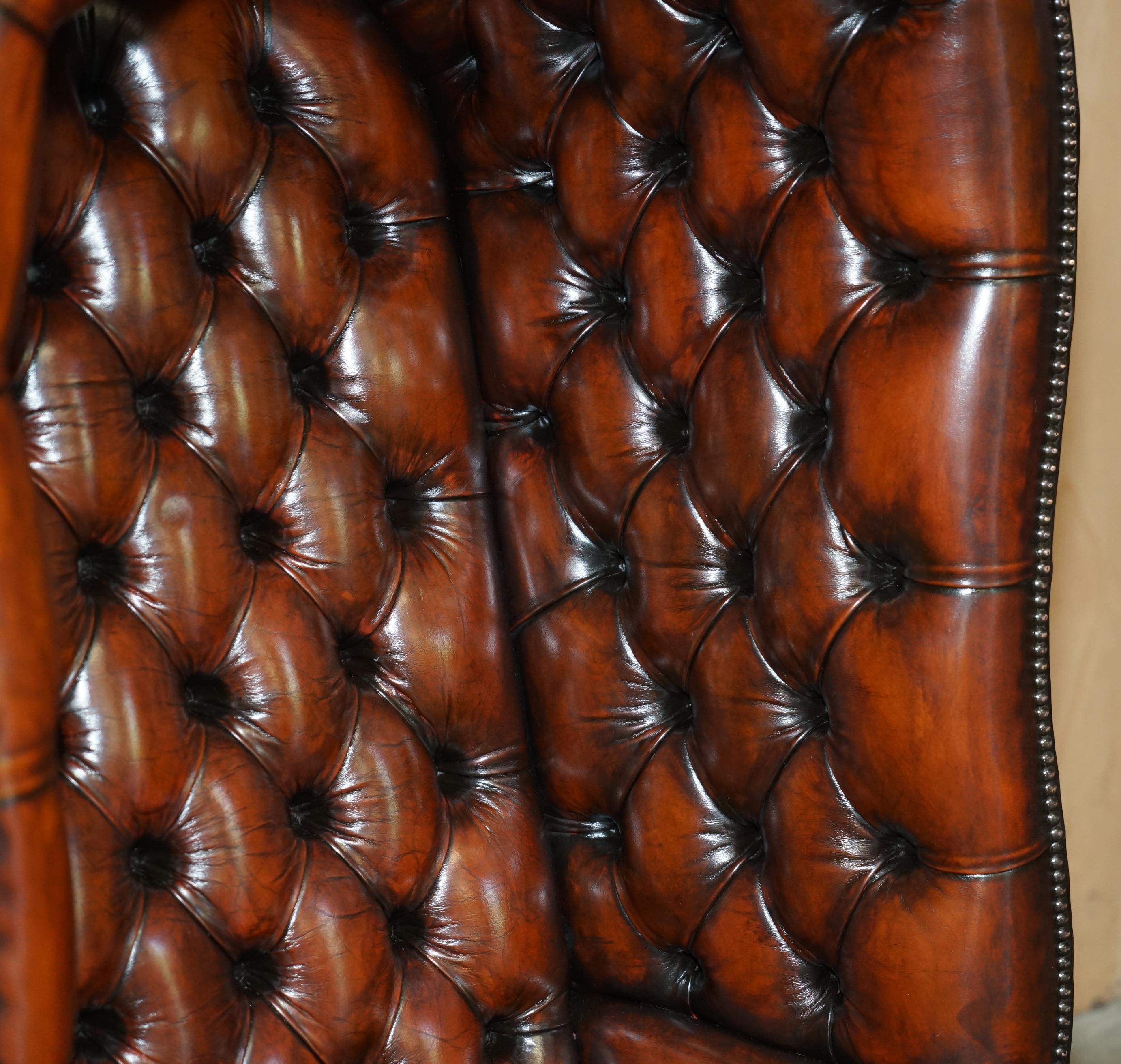 19th Century STUNNING ViNTAGE HAND DYED BROWN LEATHER CHESTERFIELD TUFTED PORTERS ARMCHAIR For Sale