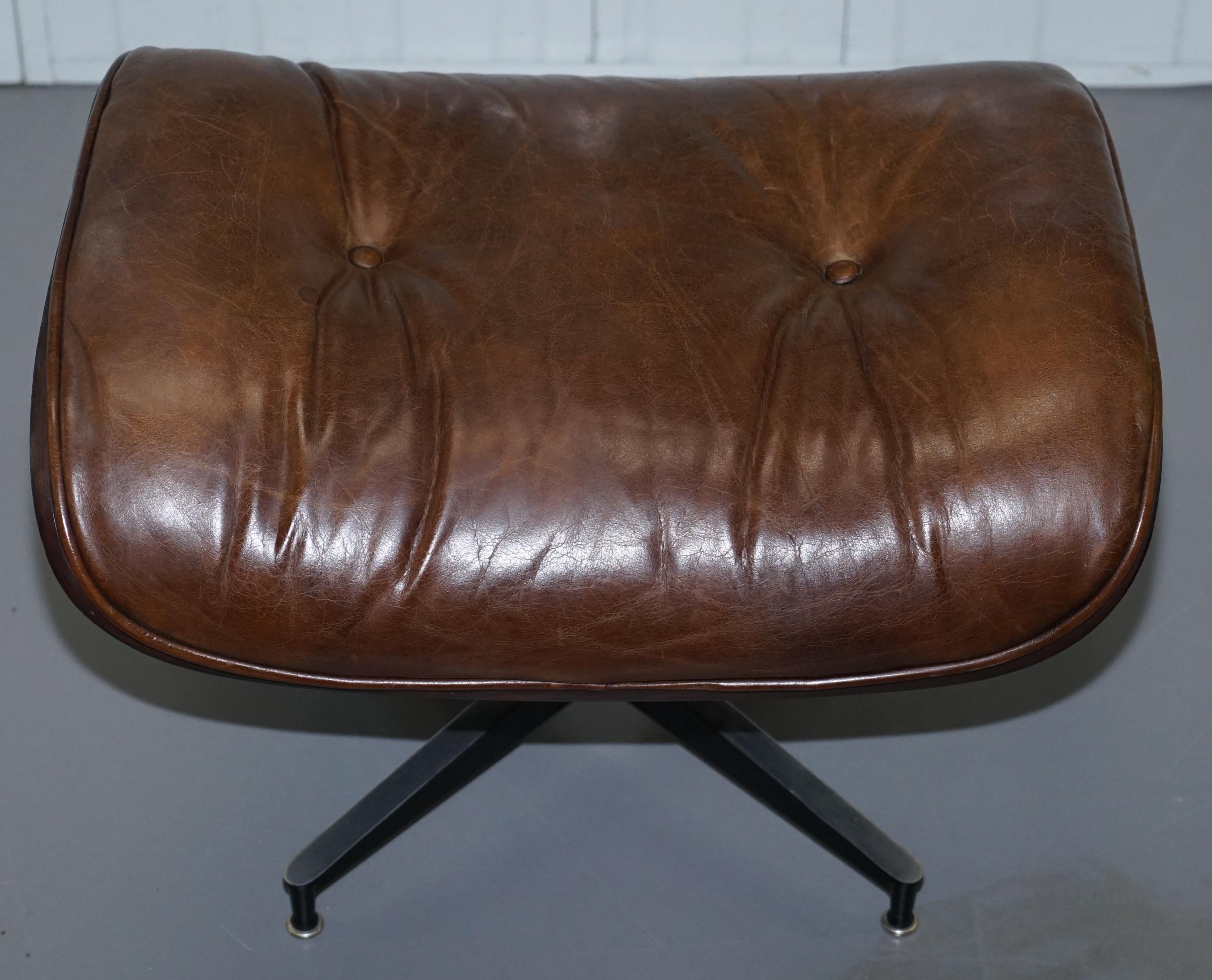 Stunning Vintage Heritage Brown Leather Lounge Armchair and Matching Ottoman 10