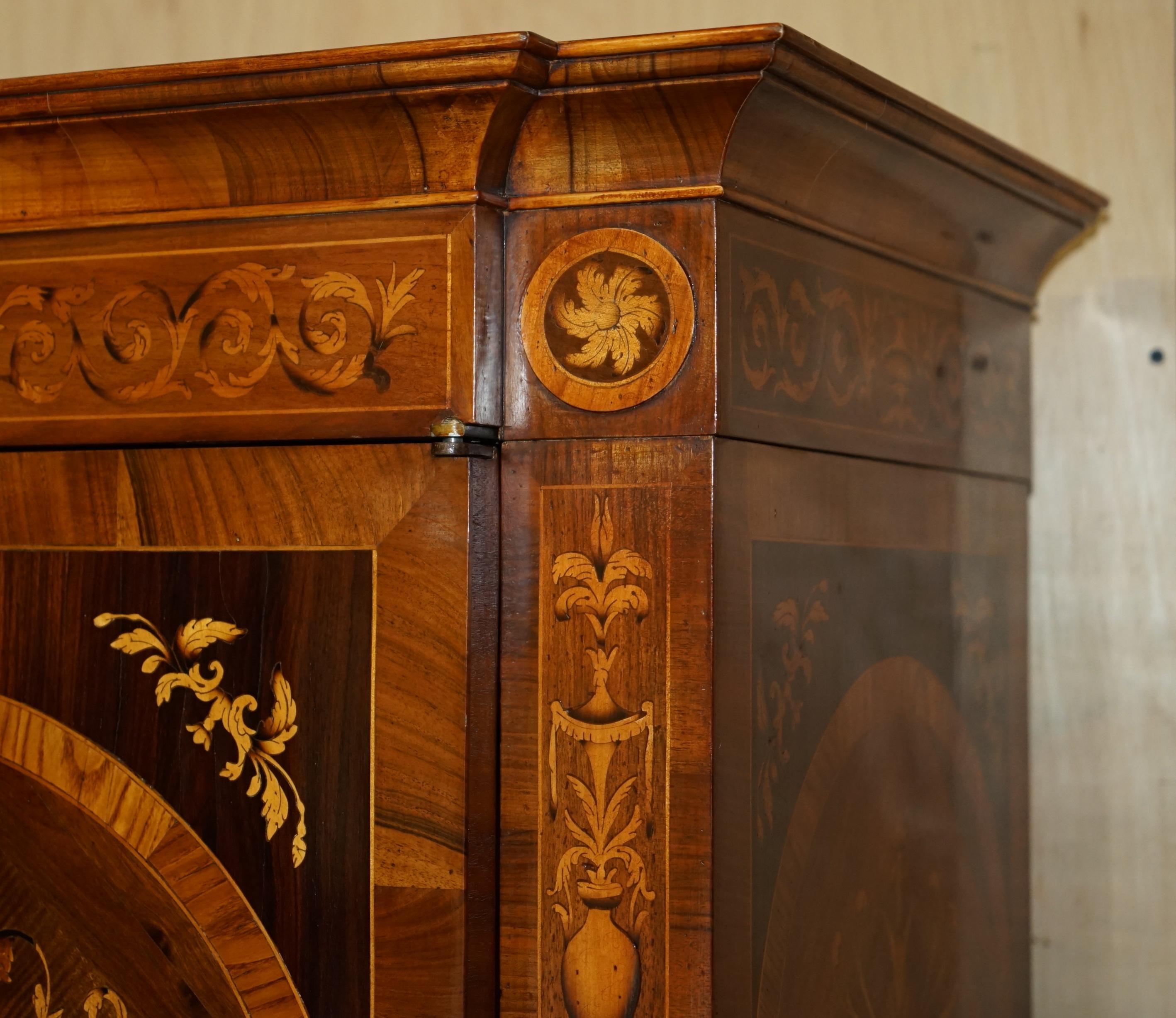 STUNNING ViNTAGE ITALIAN MARQUEtry INLAID WARDROBE ARMOIRE OR HALL CUPBOARD im Angebot 2