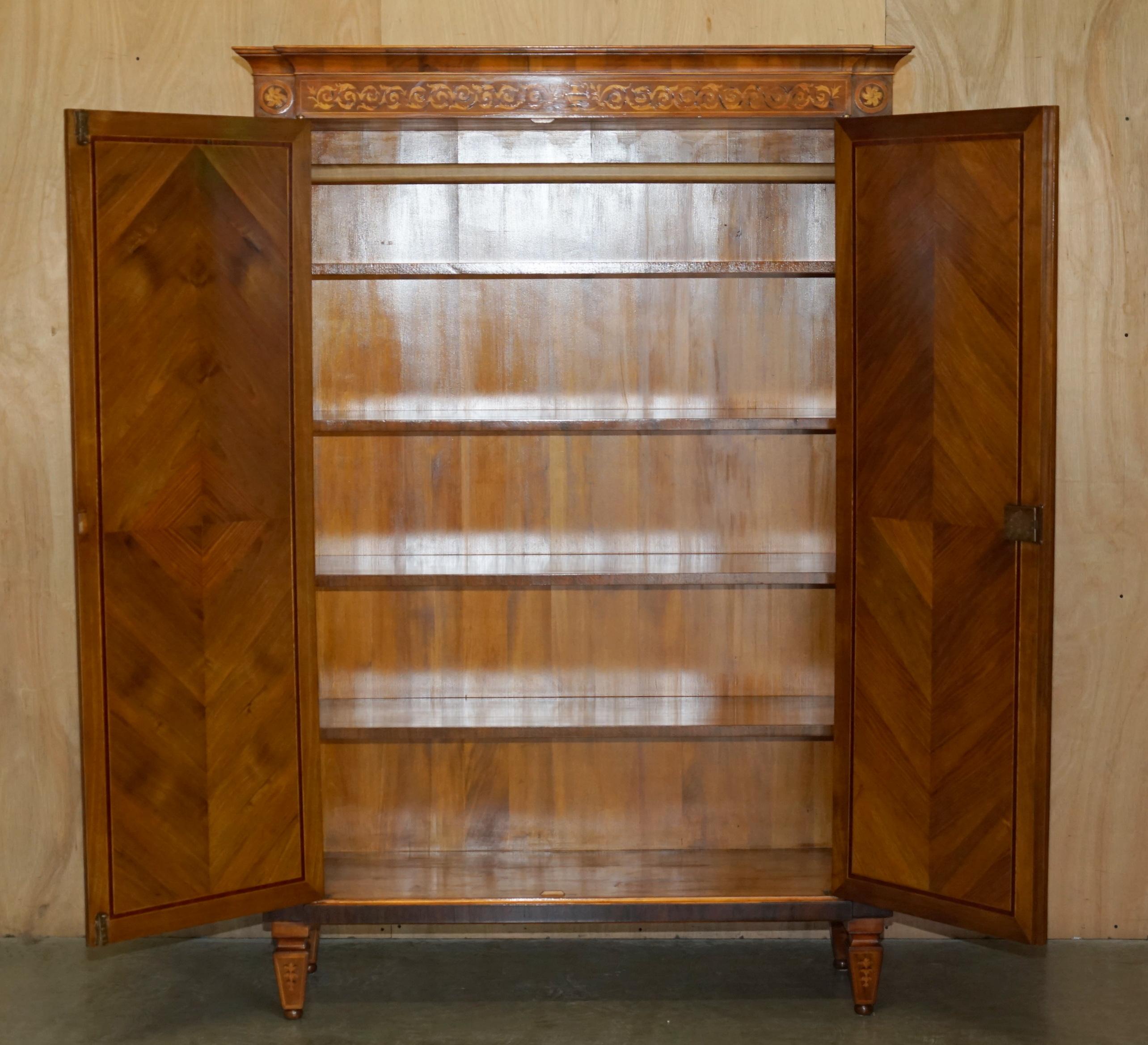 STUNNING ViNTAGE ITALIAN MARQUEtry INLAID WARDROBE ARMOIRE OR HALL CUPBOARD im Angebot 10