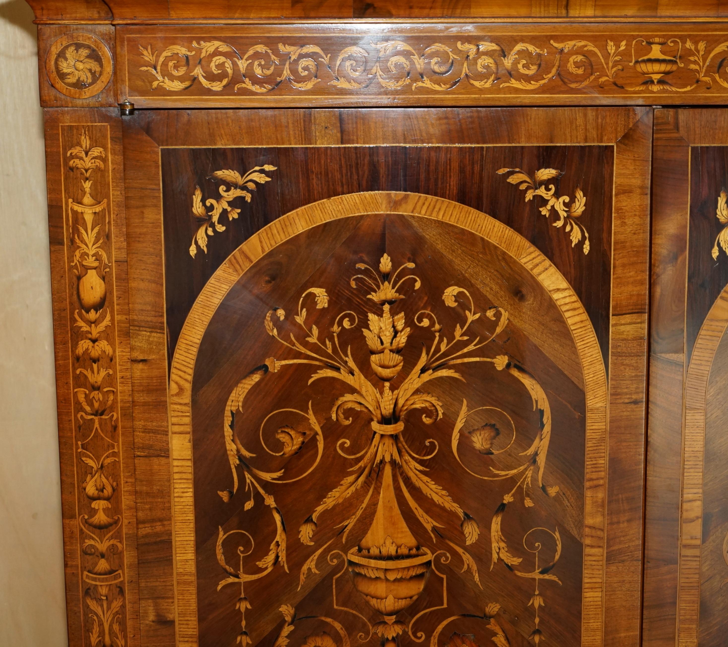 STUNNING ViNTAGE ITALIAN MARQUEtry INLAID WARDROBE ARMOIRE OR HALL CUPBOARD (Regency) im Angebot
