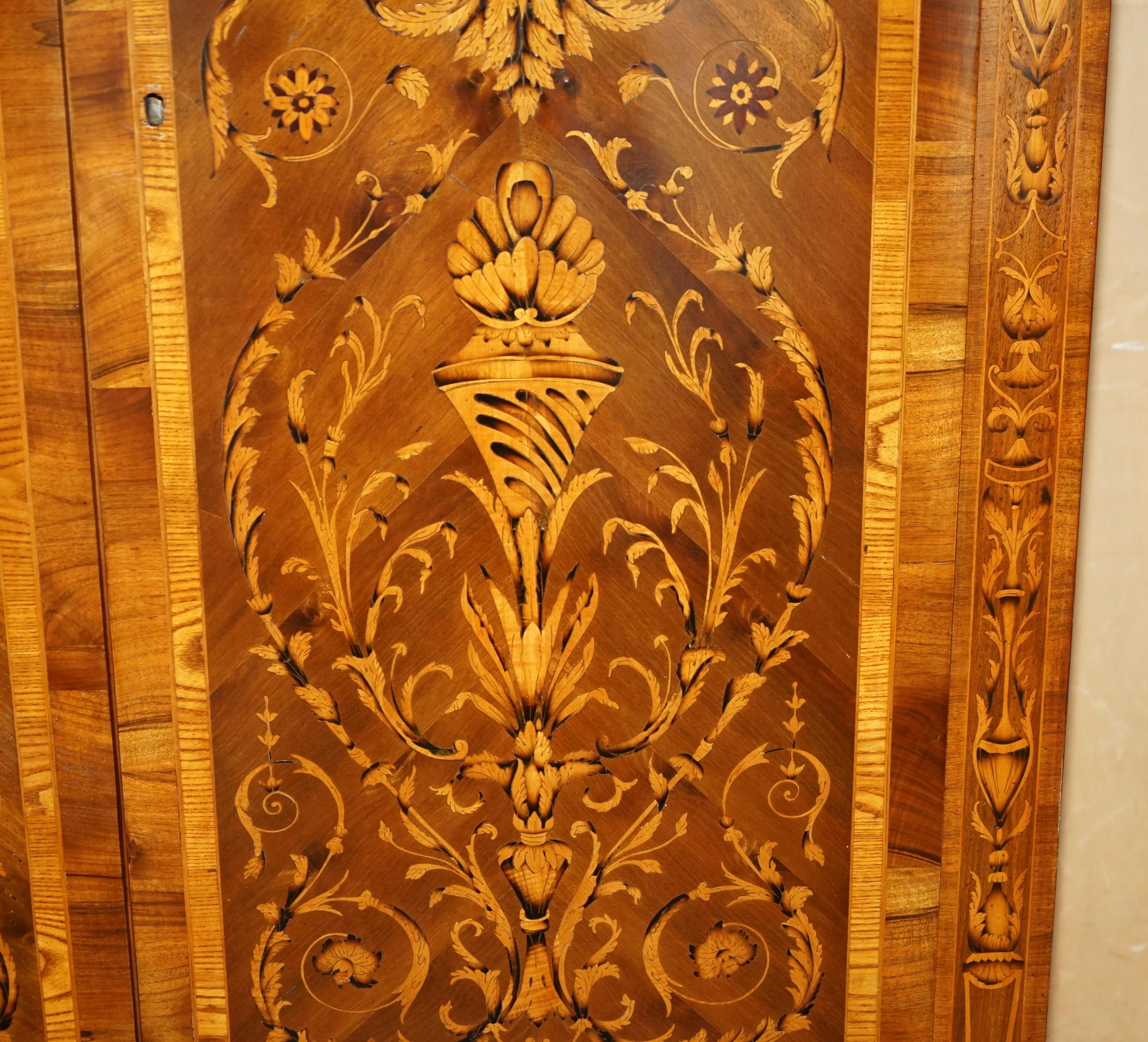 STUNNING ViNTAGE ITALIAN MARQUEtry INLAID WARDROBE ARMOIRE OR HALL CUPBOARD (Hartholz) im Angebot