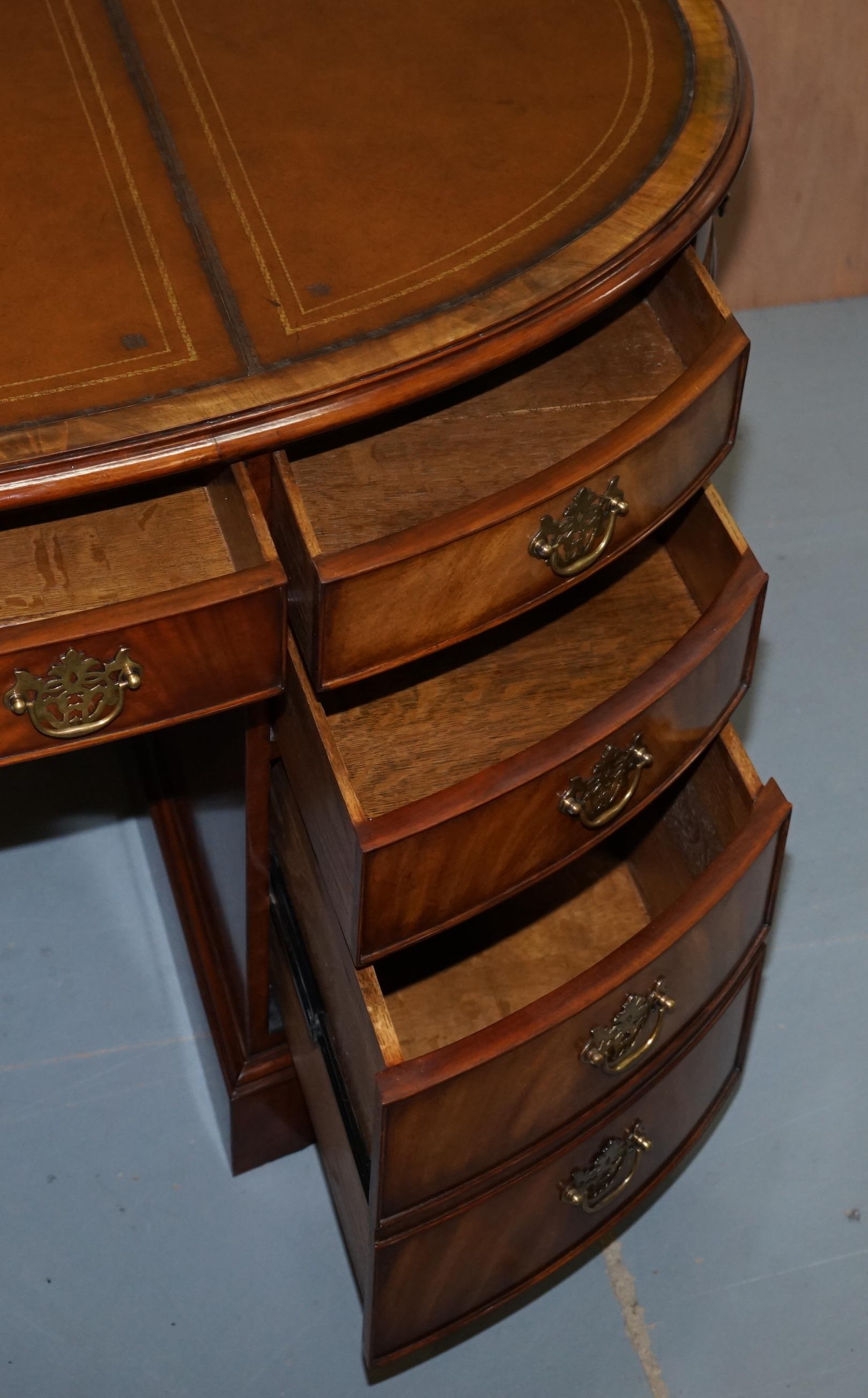 Atemberaubende Vintage Mahagoni Oval Twin Pedestal Partner Schreibtisch Schubladen All Round 13