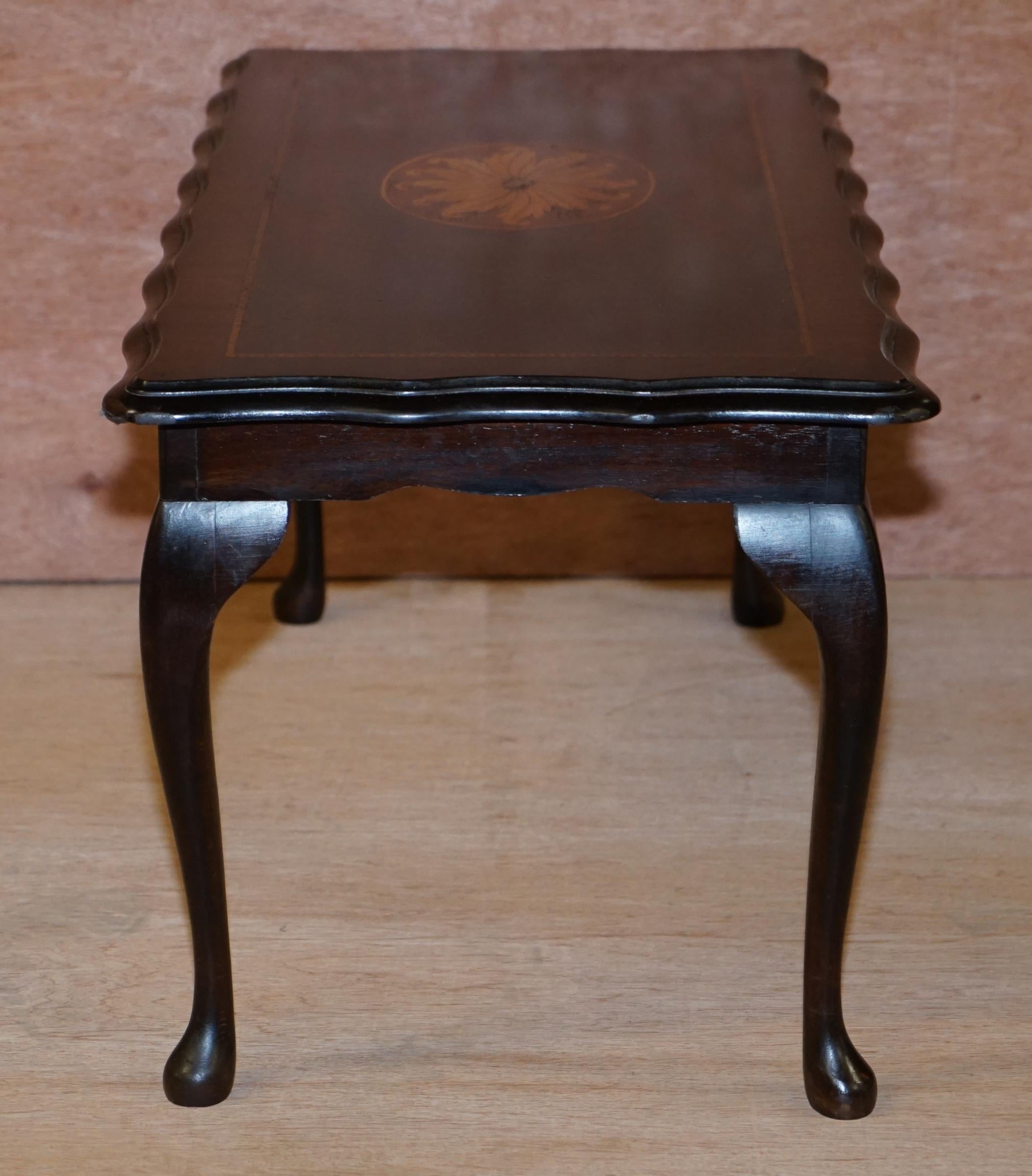 Stunning Vintage Hardwood & Satinwood Sheraton Revival Coffee or Cocktail Table For Sale 6