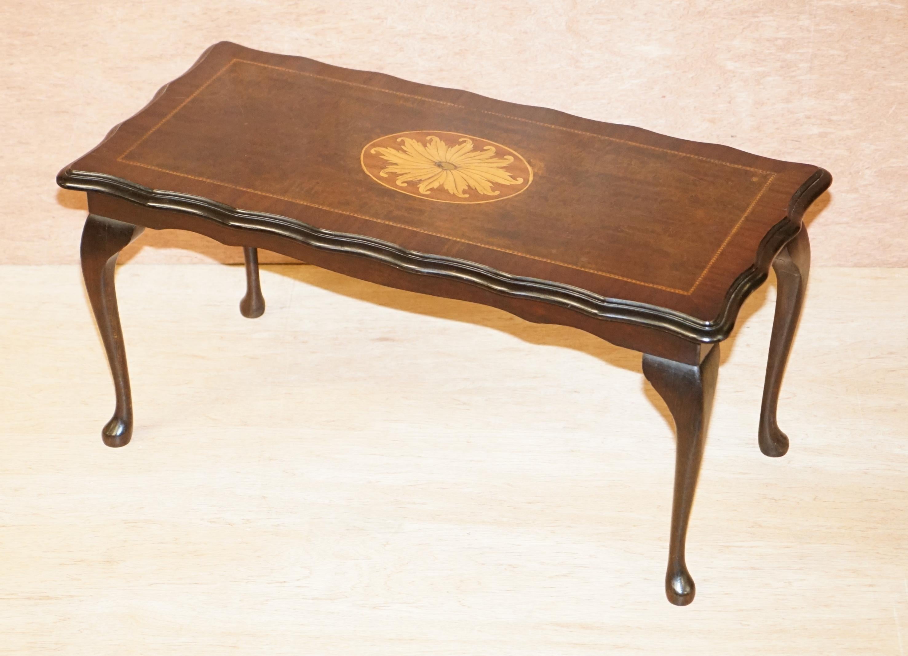 We are delighted to offer for sale this lovely vintage mahogany and satinwood inlaid Sheraton revival coffee or cocktail table

A very good looking and well made piece, the Sheraton revival inlay to the top is well executed and nicely elevates the