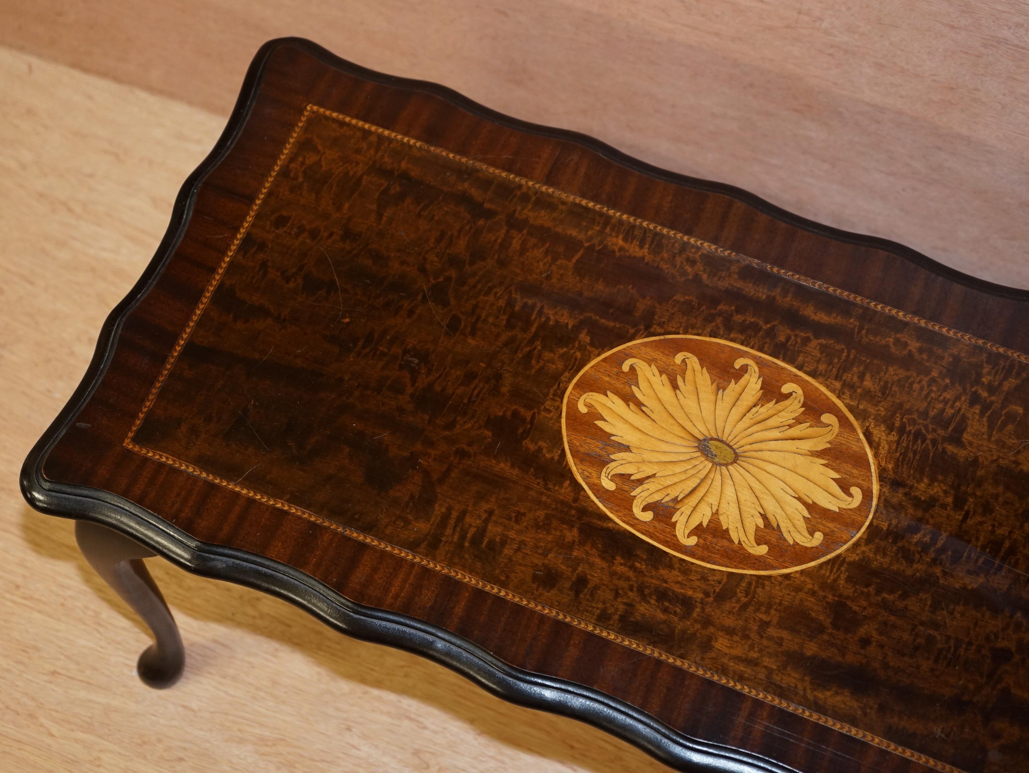 Hand-Crafted Stunning Vintage Hardwood & Satinwood Sheraton Revival Coffee or Cocktail Table For Sale