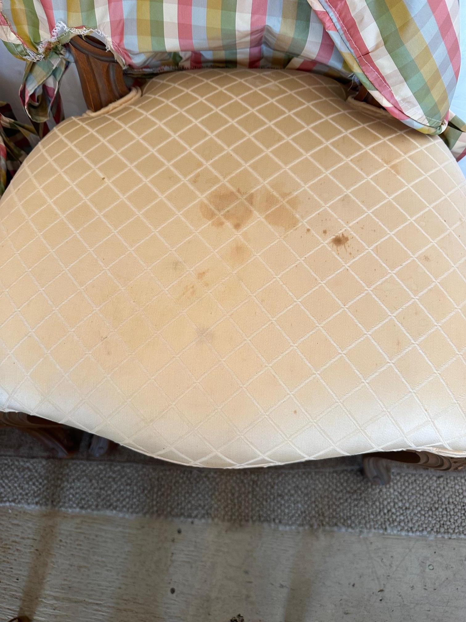 Superbe table de salle à manger ronde de style français et 8 chaises en vente 12