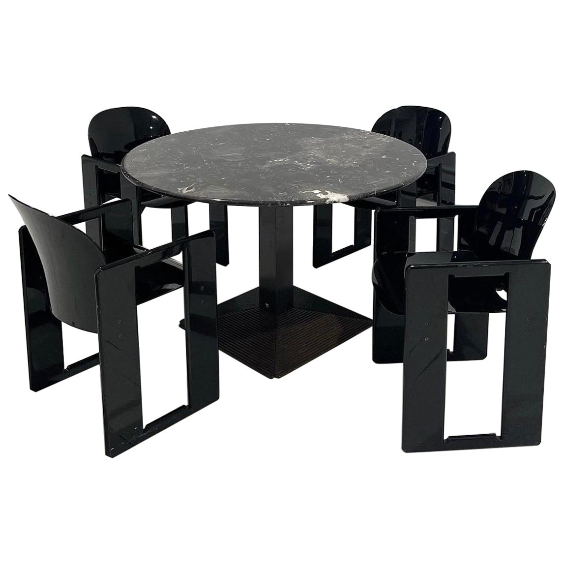 Stunning Vintage Marble Round Dining Table by B&B Italia For Sale