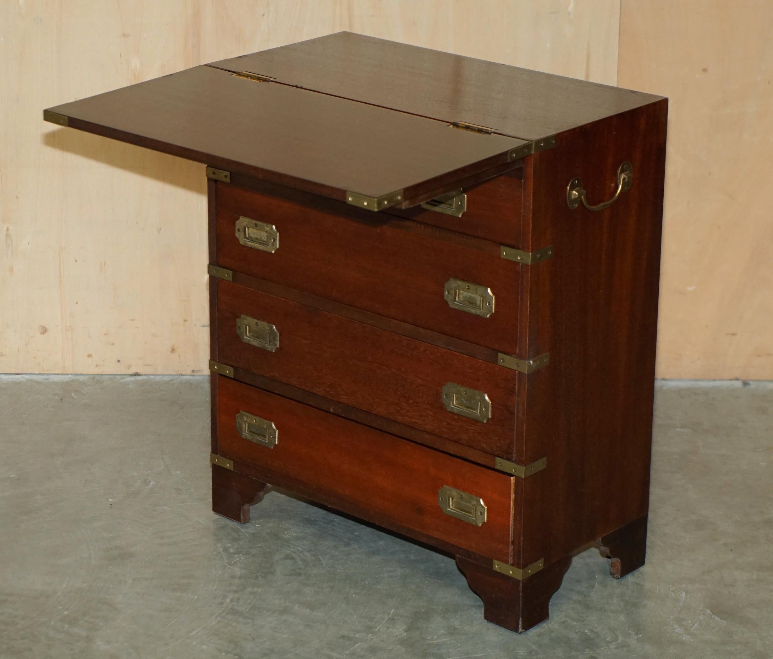 STUNNING ViNTAGE MILITARY CAMPAIGN BUTLERS TABLE CHEST OF DRAWERS EXTENDING TOP For Sale 4