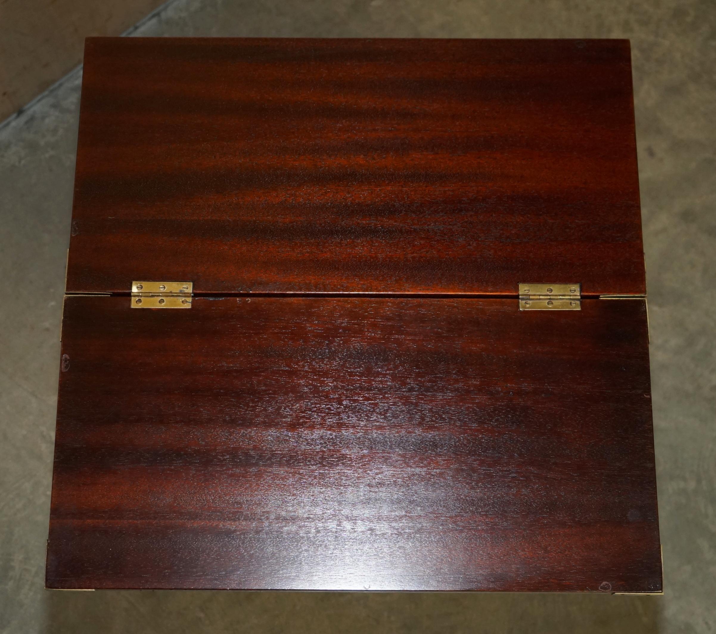 STUNNING ViNTAGE MILITARY CAMPAIGN BUTLERS TABLE CHEST OF DRAWERS EXTENDING TOP For Sale 5