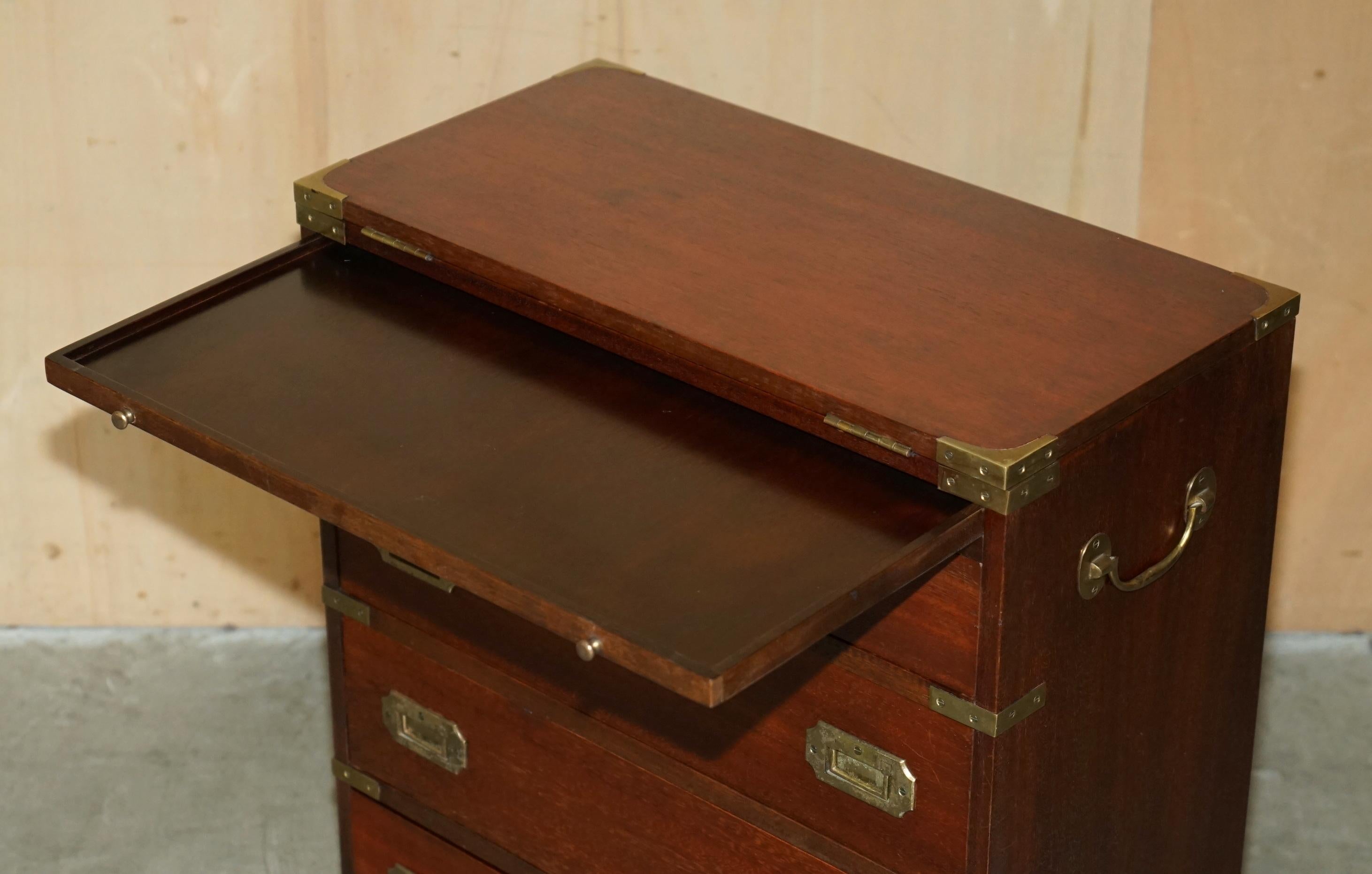 STUNNING ViNTAGE MILITARY CAMPAIGN BUTLERS TABLE CHEST OF DRAWERS EXTENDING TOP For Sale 7