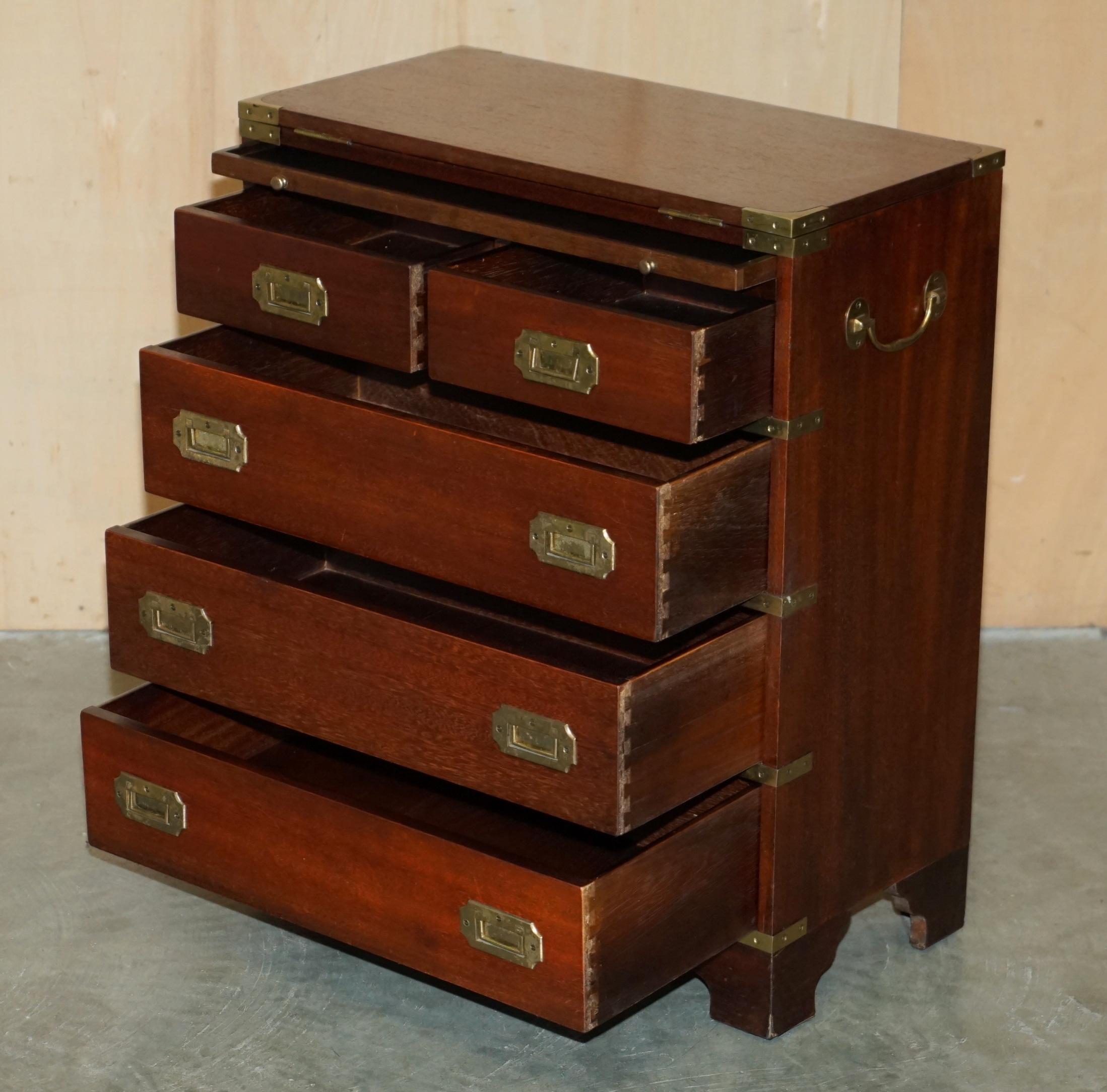 STUNNING ViNTAGE MILITARY CAMPAIGN BUTLERS TABLE CHEST OF DRAWERS EXTENDING TOP For Sale 10