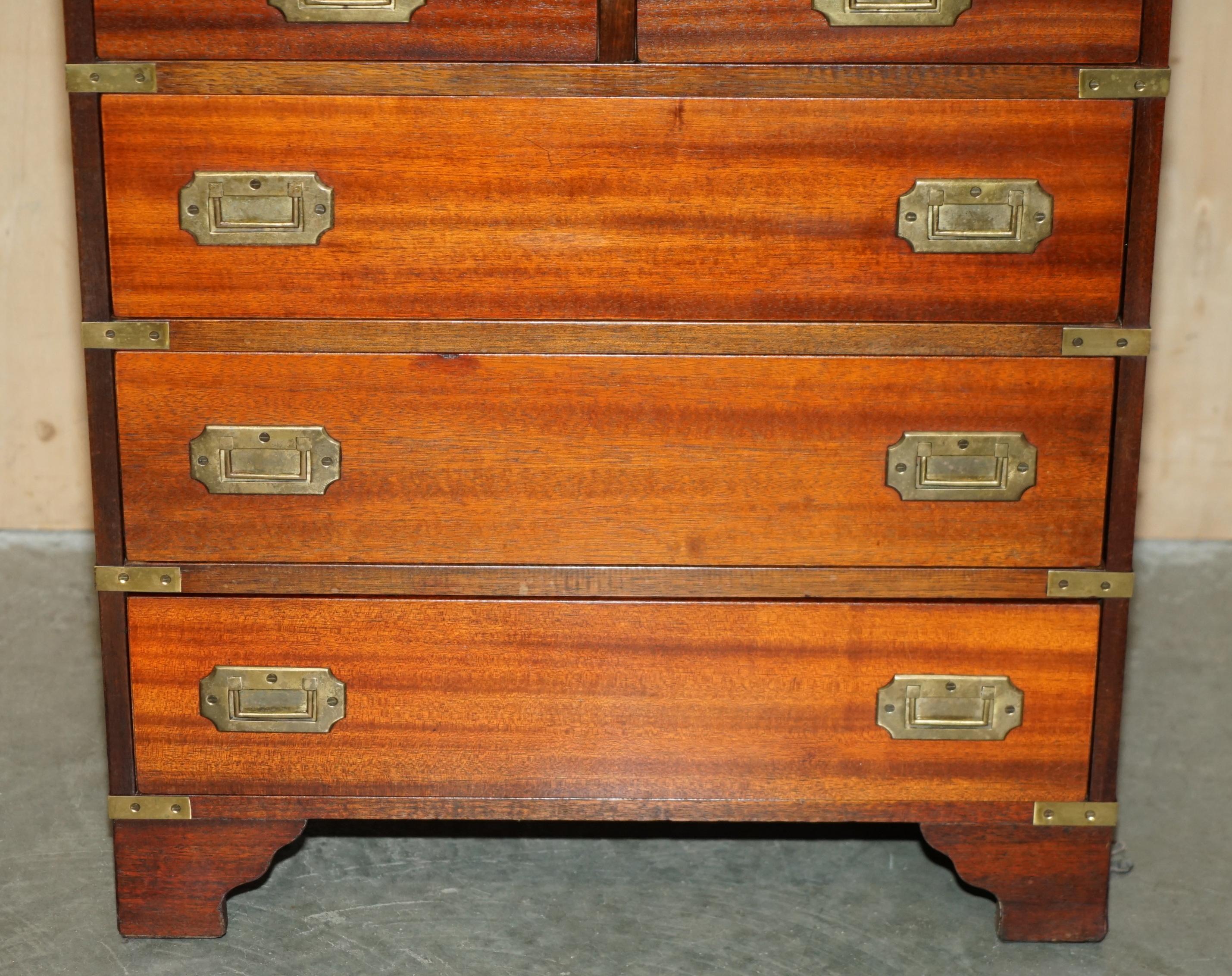 20th Century STUNNING ViNTAGE MILITARY CAMPAIGN BUTLERS TABLE CHEST OF DRAWERS EXTENDING TOP For Sale