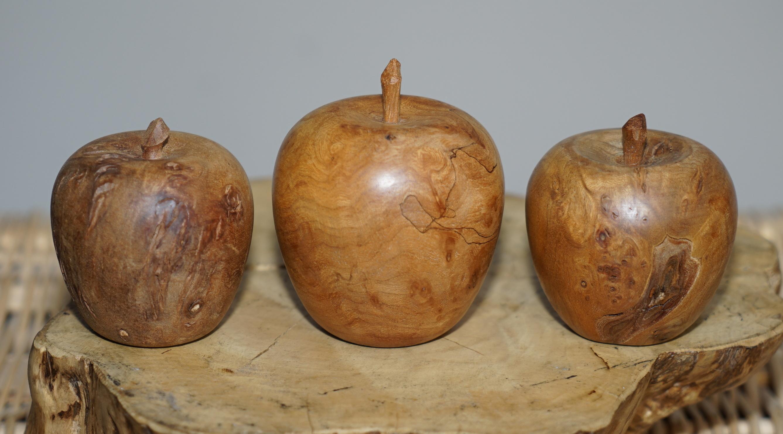 Stunning Vintage Natural Burr Elm & Walnut Fruit Bowl & Apples & Pears Fruit For Sale 7