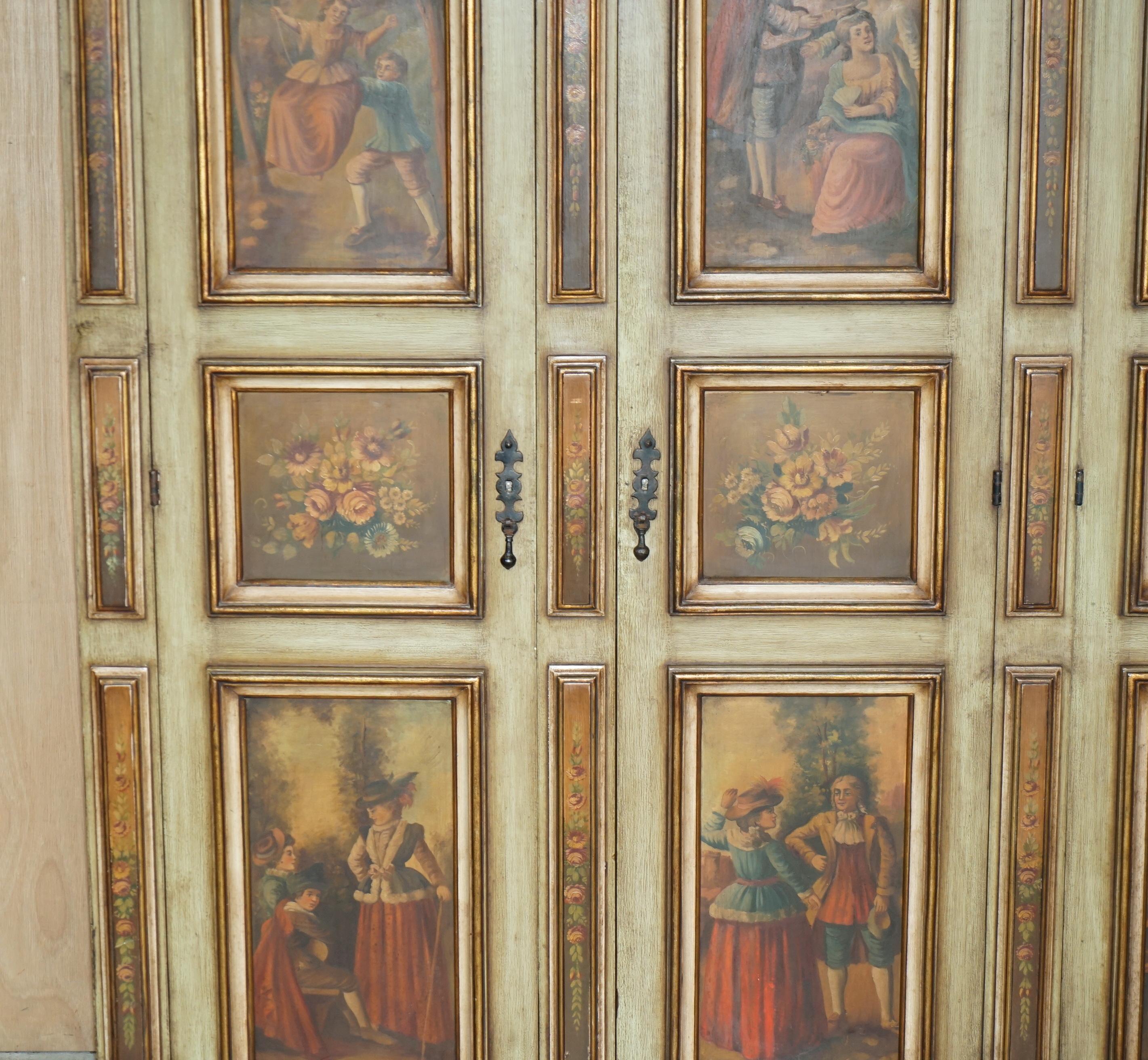 impresionante armario de madera de roble italiano de época para el servicio doméstico o armario con dos cajones Pintado en venta