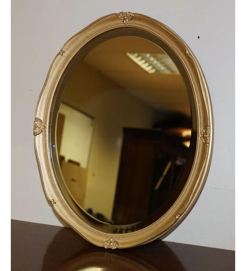 British Stunning Vintage Oval Ornate Gold Mirror For Sale