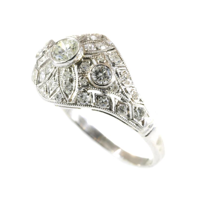 Stunning Vintage Platinum 1.74 Carat Diamond Engagement Ring Slightly Domed In Excellent Condition For Sale In Antwerp, BE