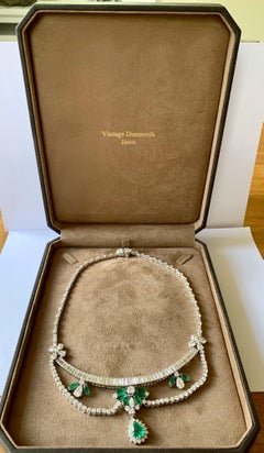 Atemberaubende Vintage-Halskette aus Platin mit Smaragd und Diamant