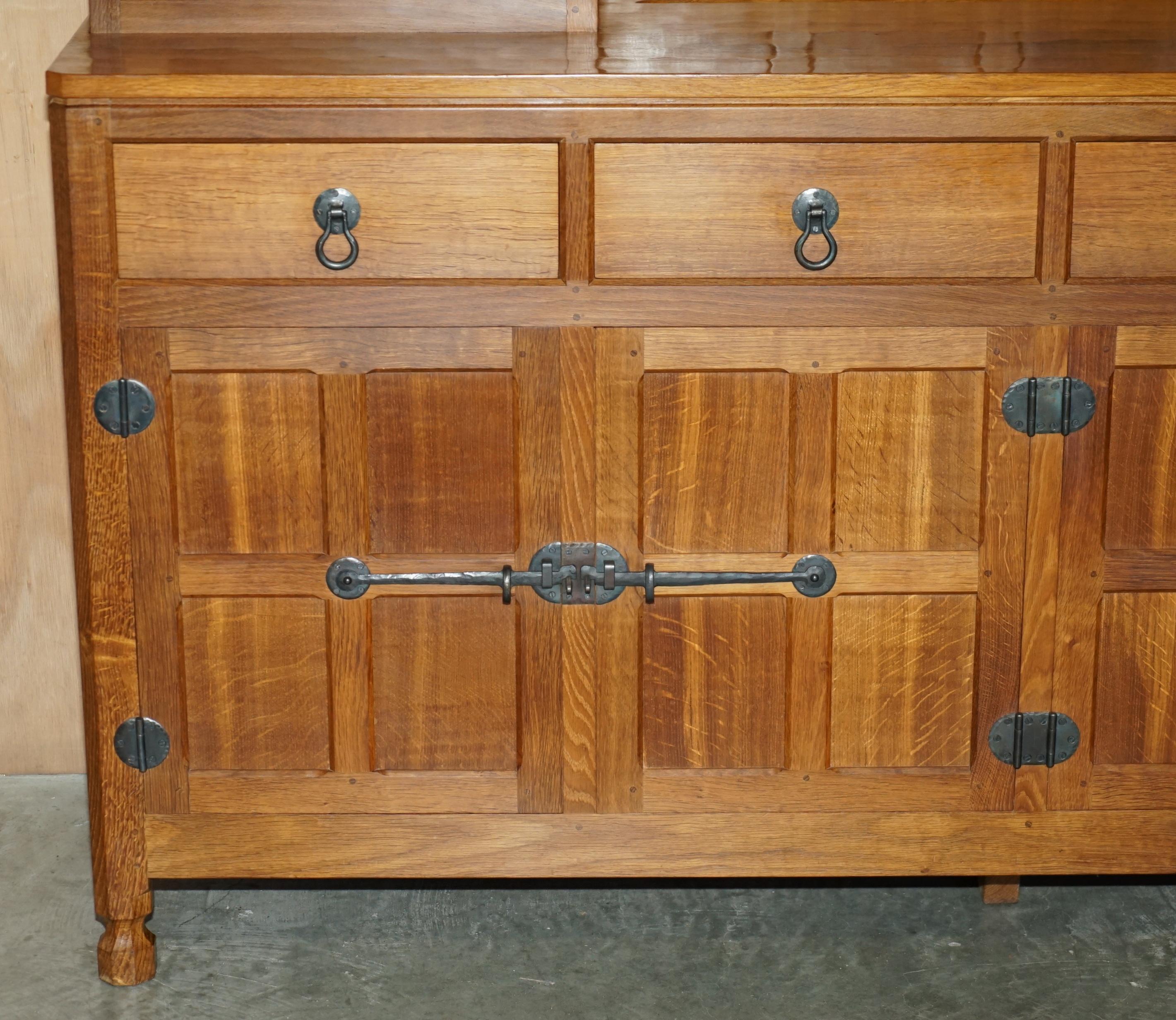 STUNNING VINTAGE ROBERT MOUSEMAN THOMPSON OAK DISPLAY DRESSER SIDEBOARDs + LIGHTs in vendita 3