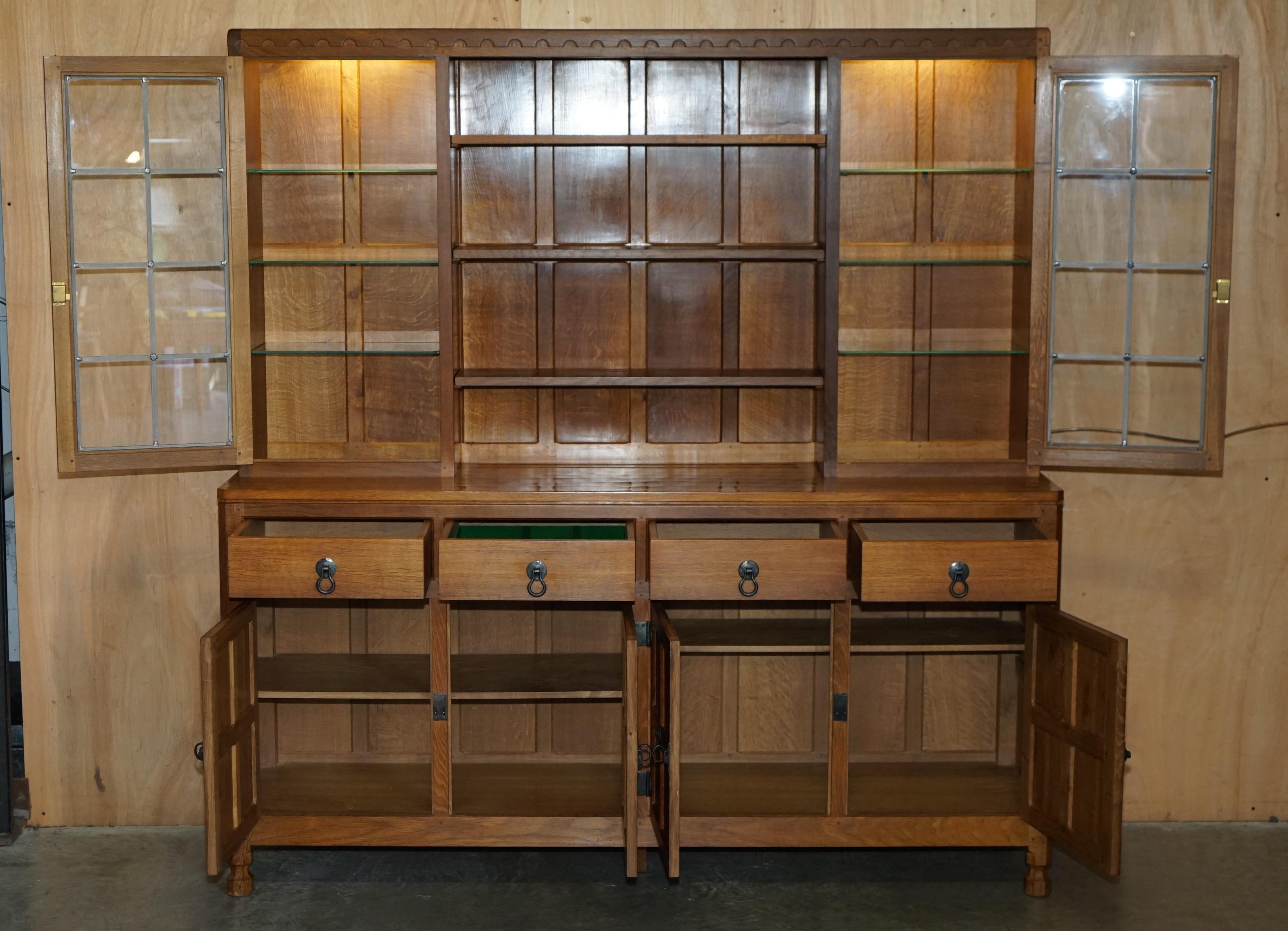STUNNING VINTAGE ROBERT MOUSEMAN THOMPSON OAK DISPLAY DRESSER SIDEBOARDs + LIGHTs in vendita 4