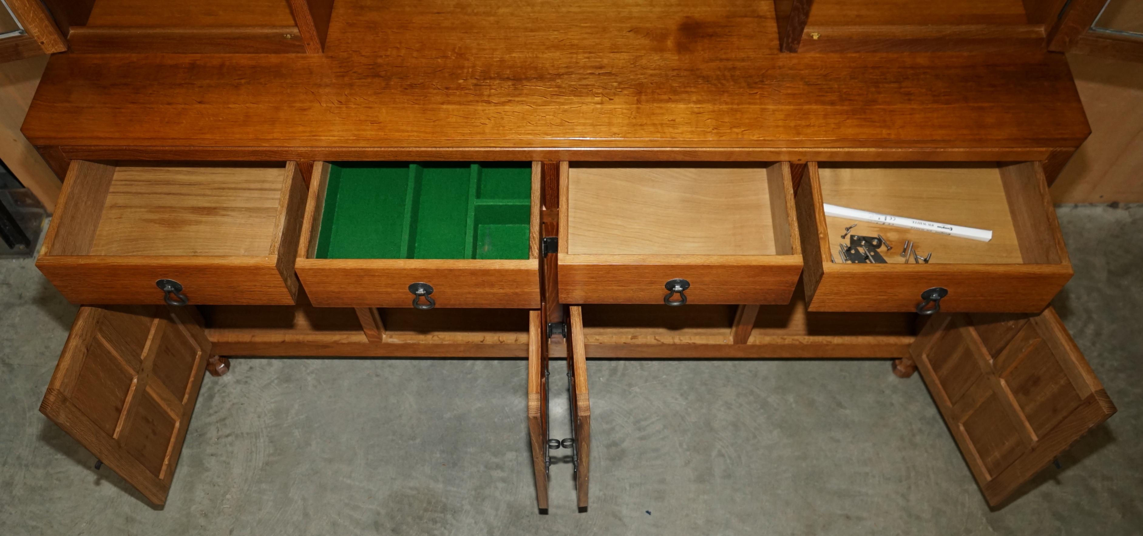 STUNNING VINTAGE ROBERT MOUSEMAN THOMPSON OAK DISPLAY DRESSER SIDEBOARDs + LIGHTs in vendita 7