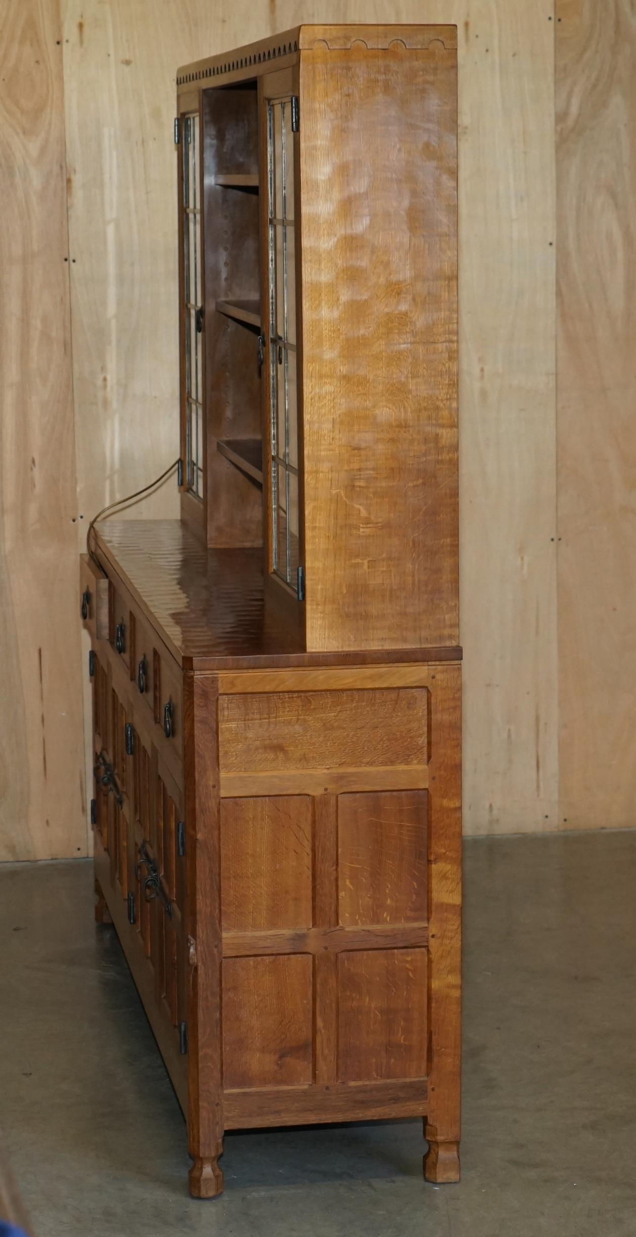 STUNNING VINTAGE ROBERT MOUSEMAN THOMPSON OAK DISPLAY DRESSER SIDEBOARDs + LIGHTs in vendita 12