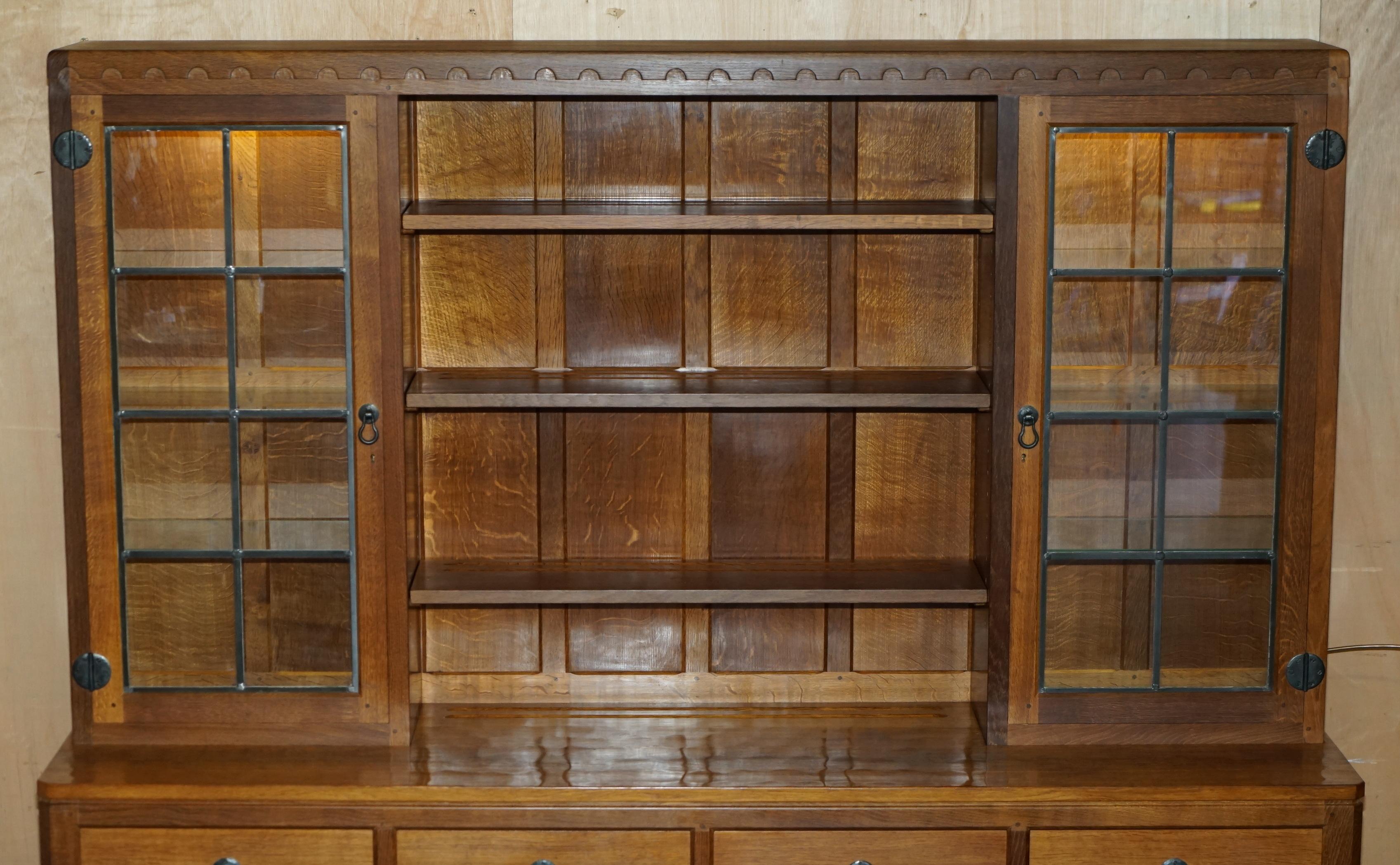 Inglese STUNNING VINTAGE ROBERT MOUSEMAN THOMPSON OAK DISPLAY DRESSER SIDEBOARDs + LIGHTs in vendita