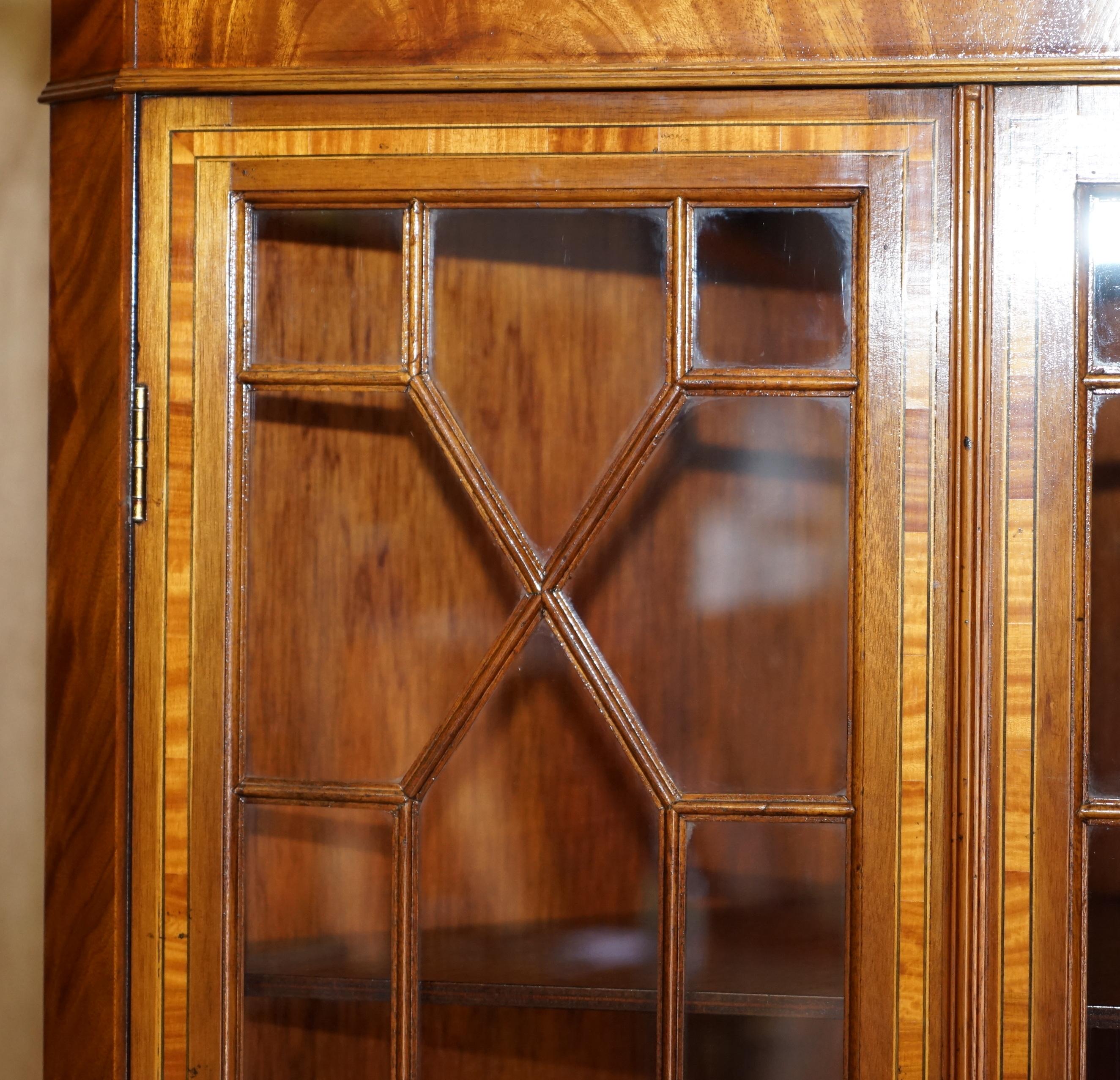 Stunning Vintage Sheraton Revival Astral Glazed Inlaid Corner Bookcase Cabinet 2