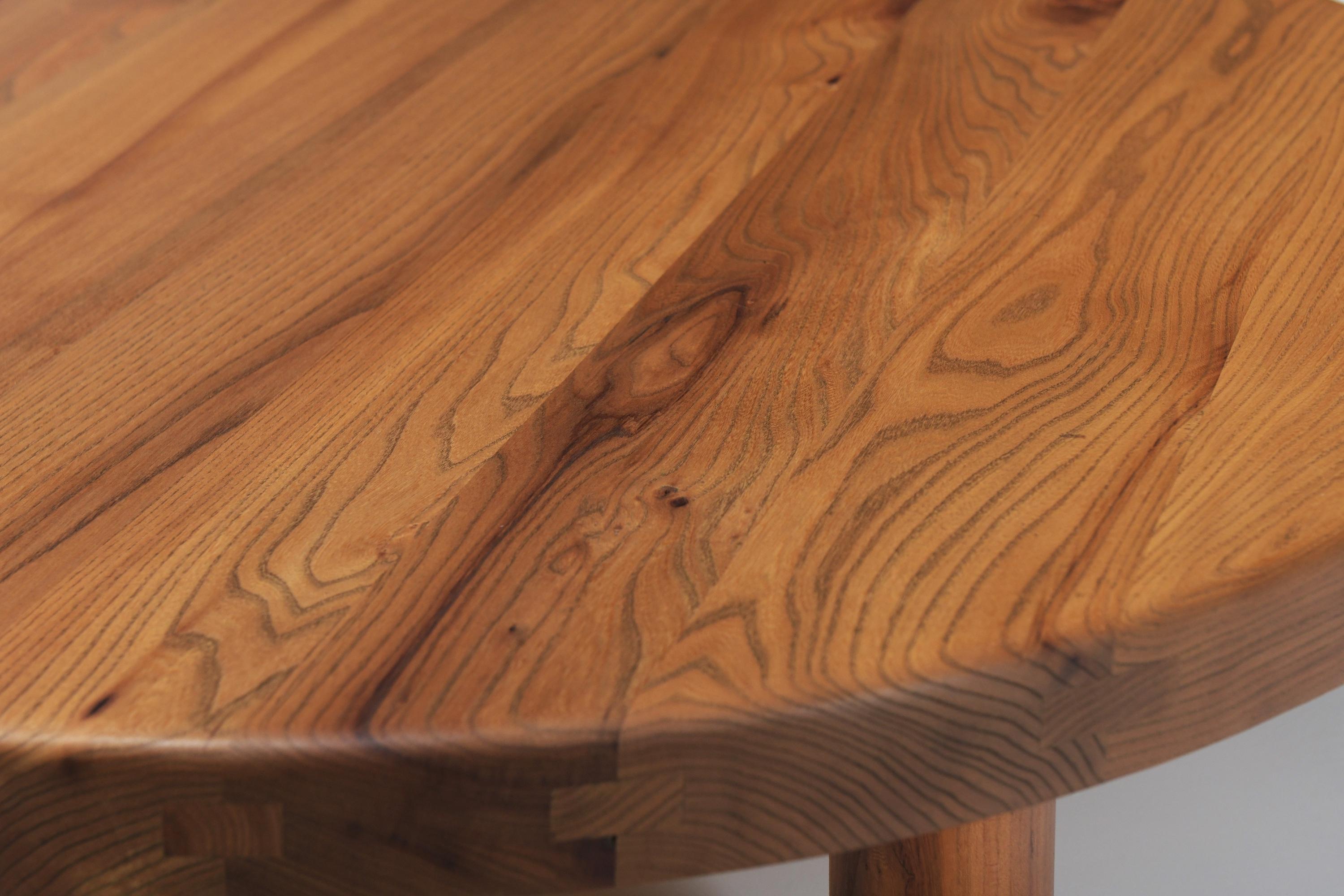 Atemberaubender Vintage-Couchtisch T02M aus ELM-Holz von Pierre Chapo – Frankreich im Angebot 5
