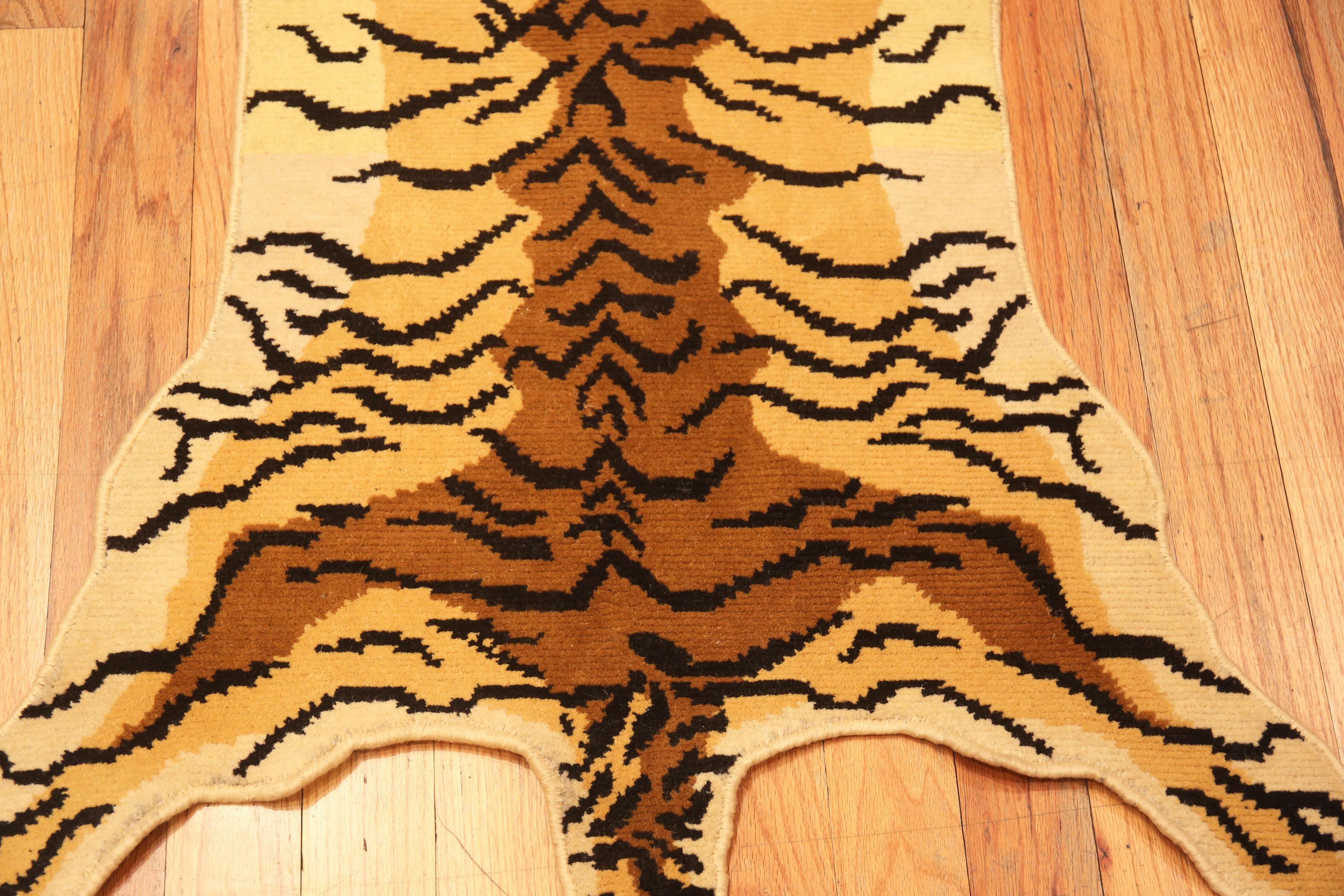 Mid-Century Modern Stunning Vintage Tiger Animal Pelt Design Rug 3'10