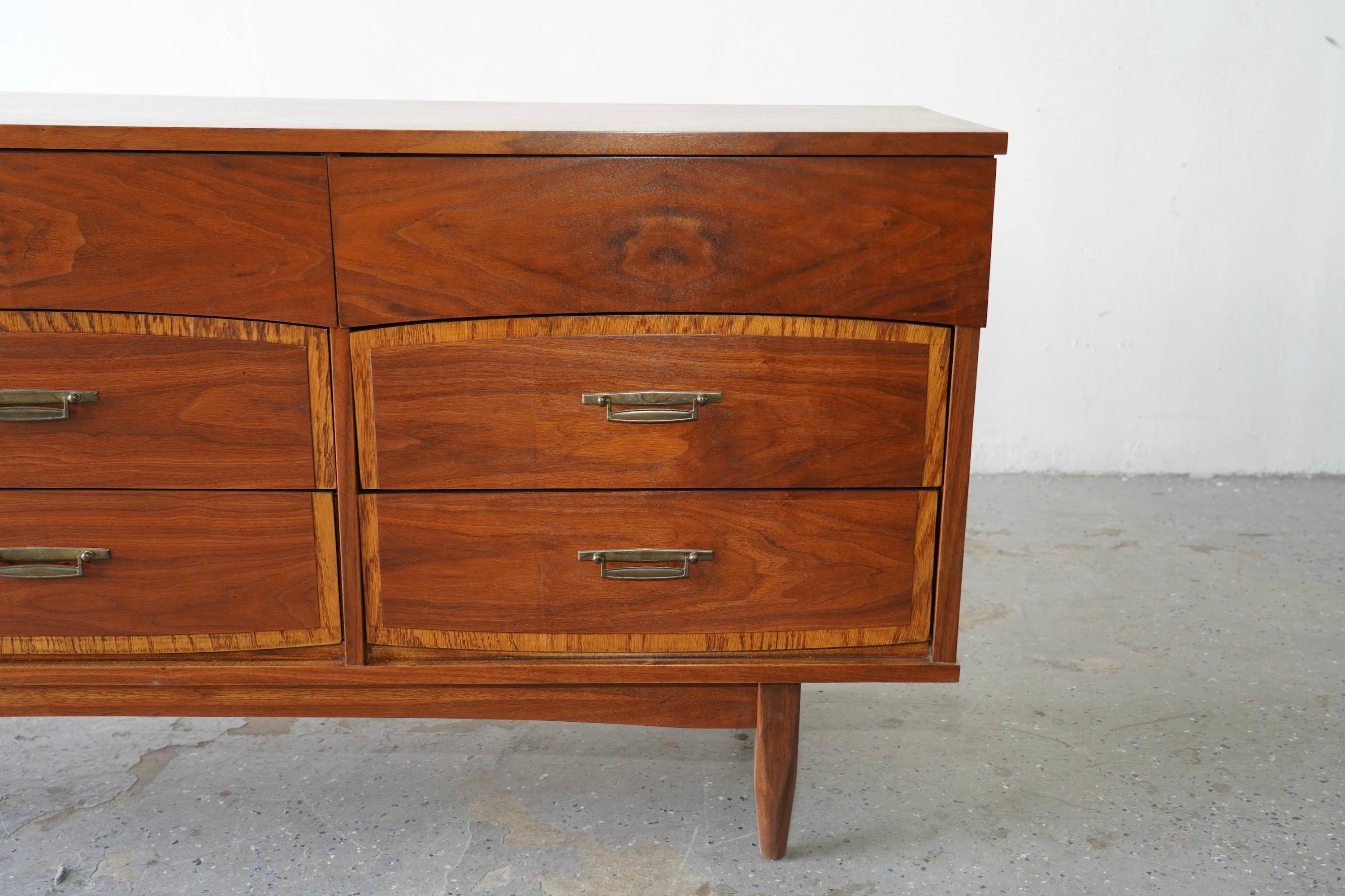 Stunning Vintage Two-Tone  Mid-Century Modern Walnut Dresser For Sale 2