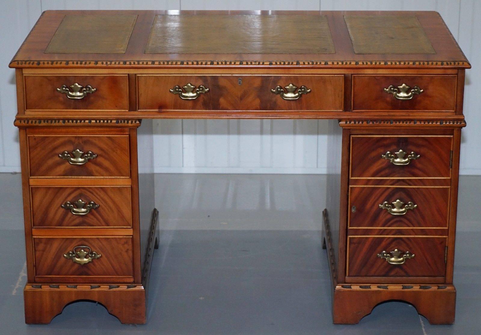 We are delighted to offer for auction this stunning vintage twin pedestal partner desk finished in luxury walnut and with a green leather tooled edge surface

A very good looking and well-made desk with a lovely timber patina, its rare to find