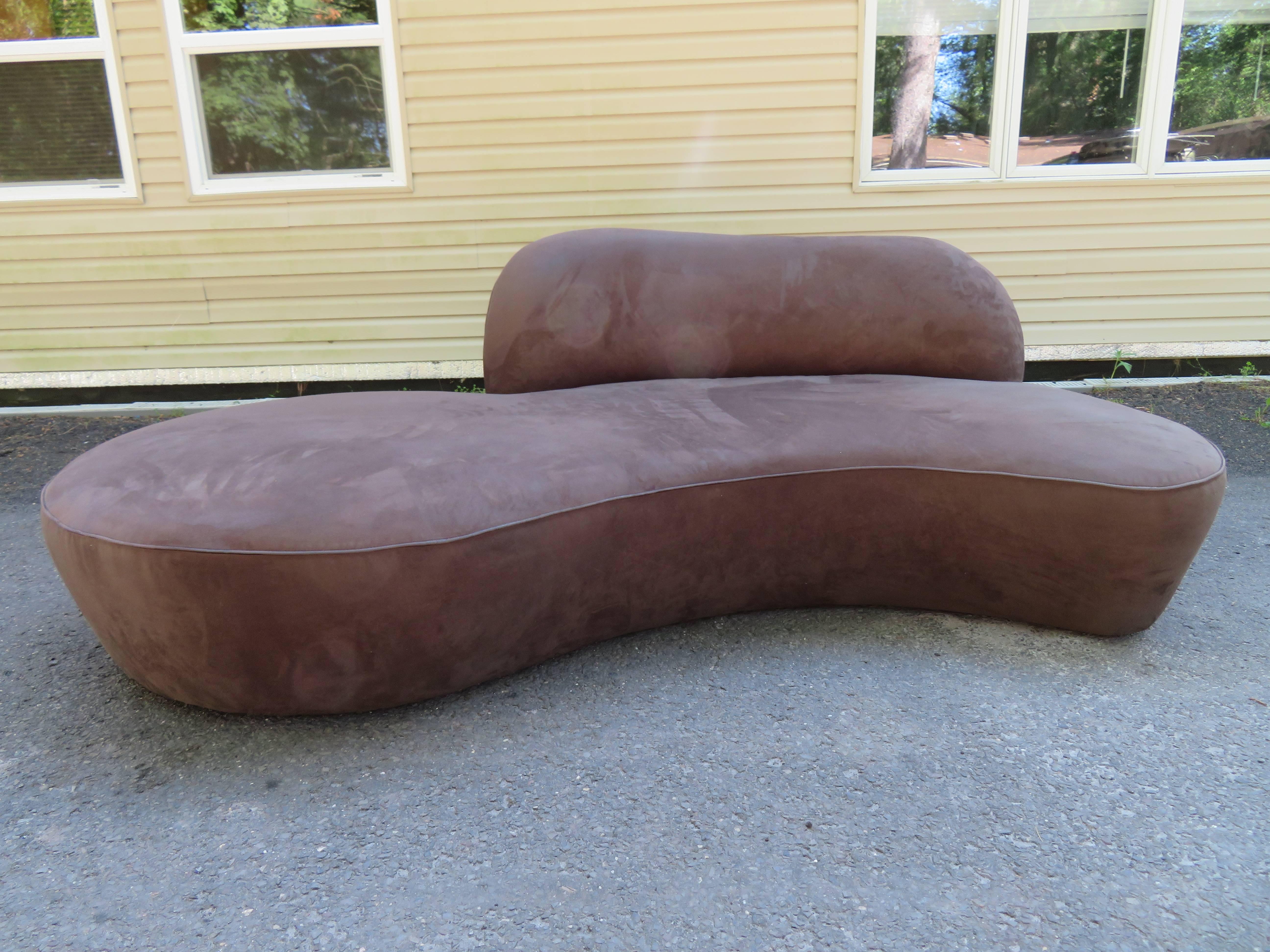 Stunning Vladimir Kagan curved serpentine cloud sofa upholstered in a lovely chocolate brown ultra suede. Vladimir Kagan for Room and Board.