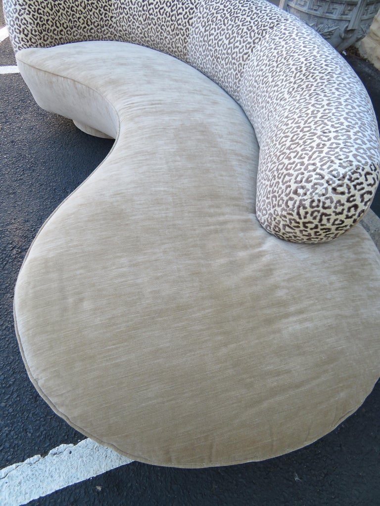 American Stunning Vladimir Kagan Curved Serpentine Cloud Sofa Mid-Century Modern For Sale