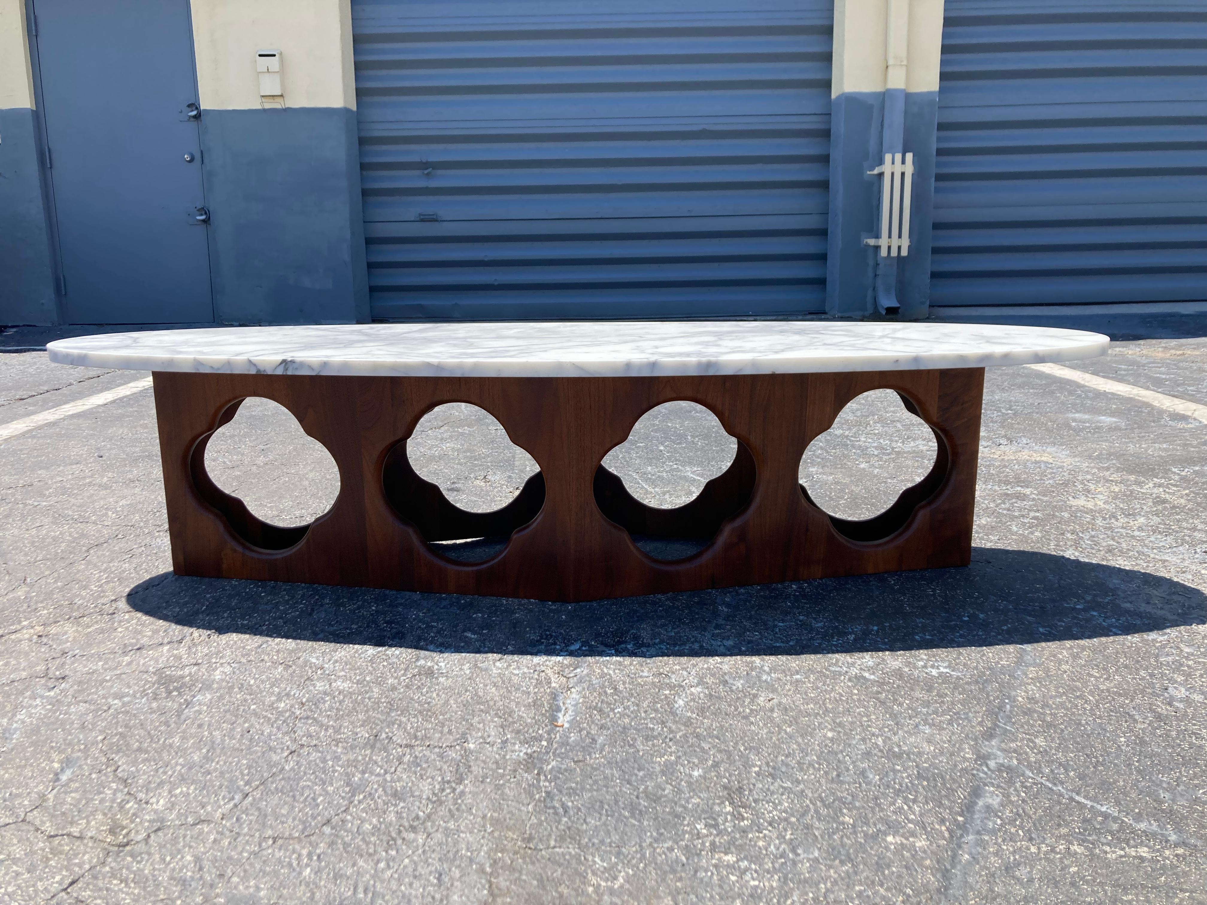 Stunning Walnut and Marble Coffee Table, USA 1950s For Sale 11