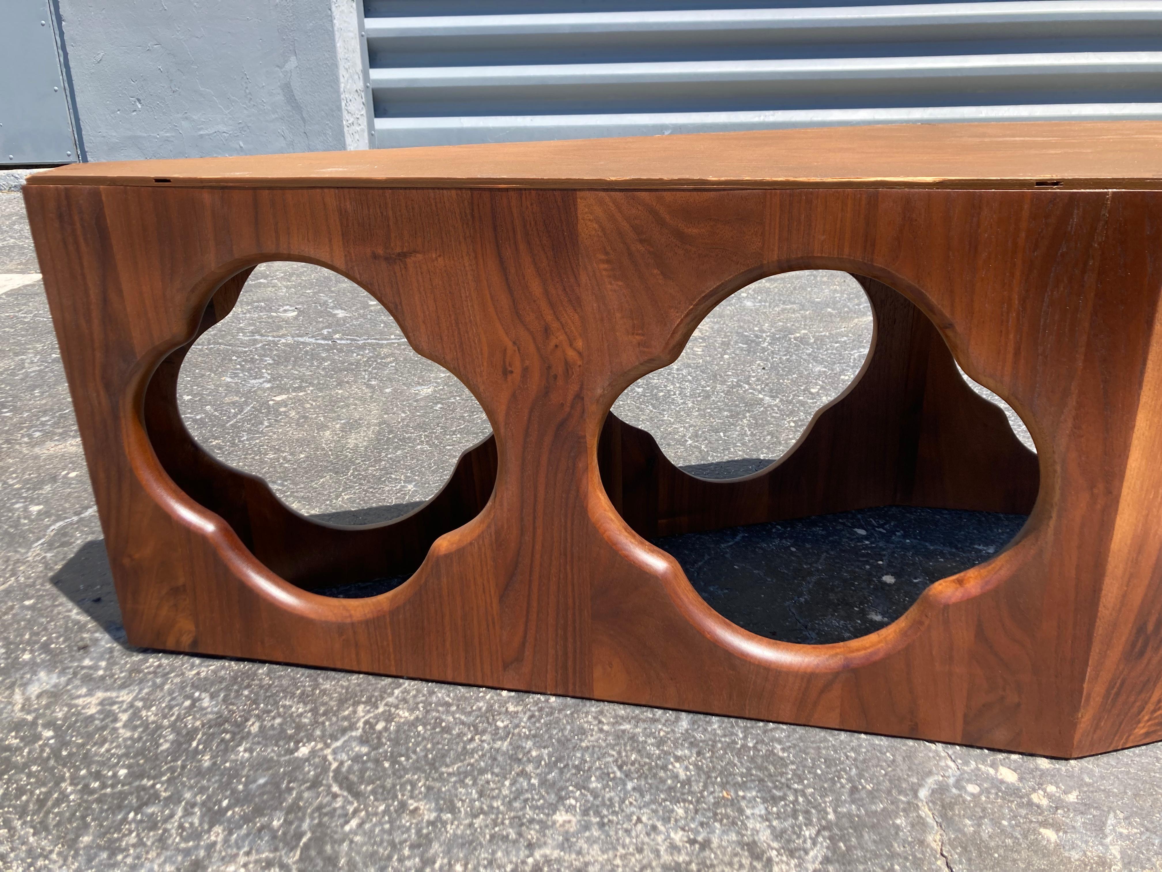 Stunning Walnut and Marble Coffee Table, USA 1950s For Sale 14