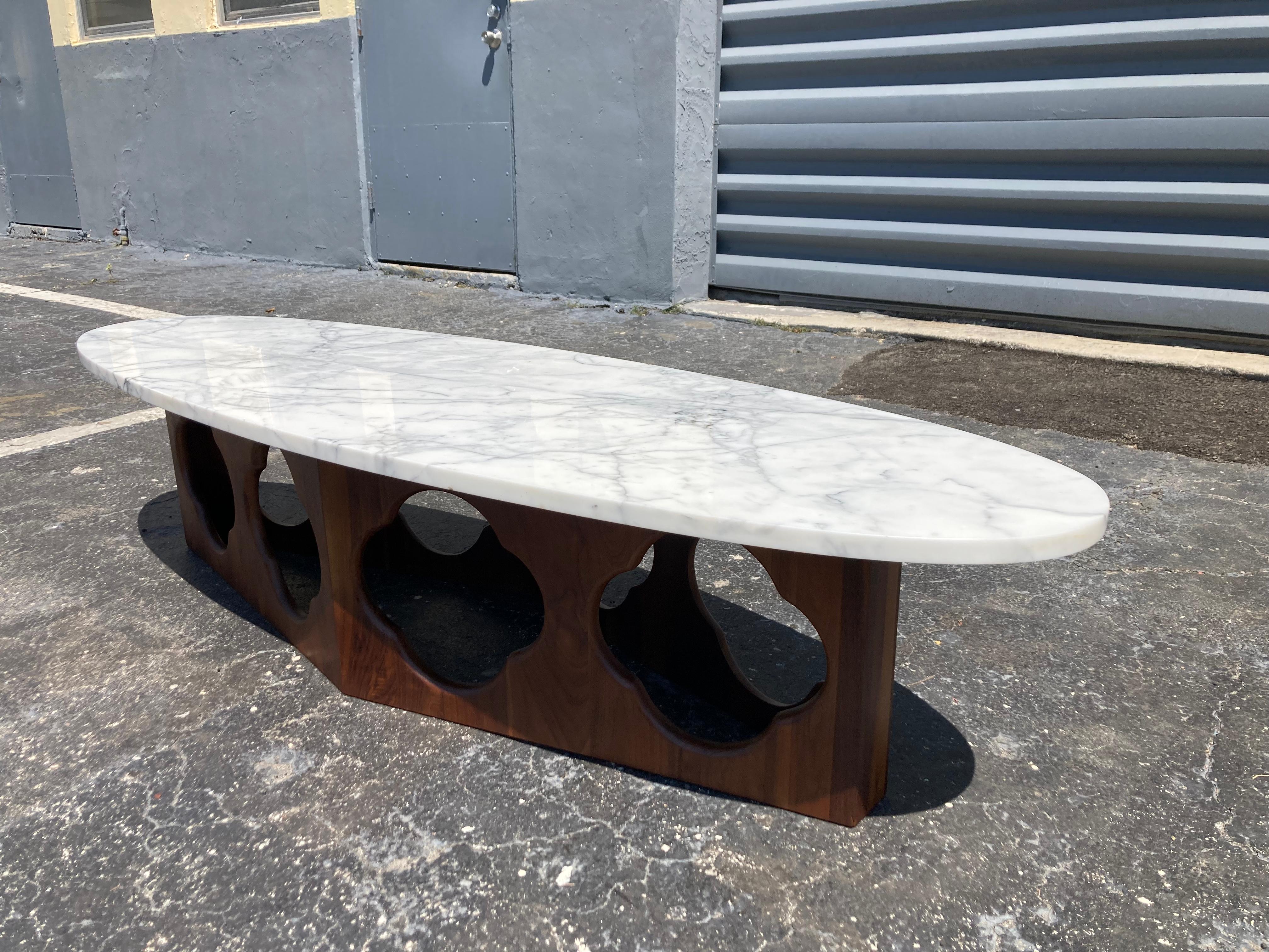Stunning Walnut and Marble Coffee Table, USA 1950s In Good Condition For Sale In Miami, FL