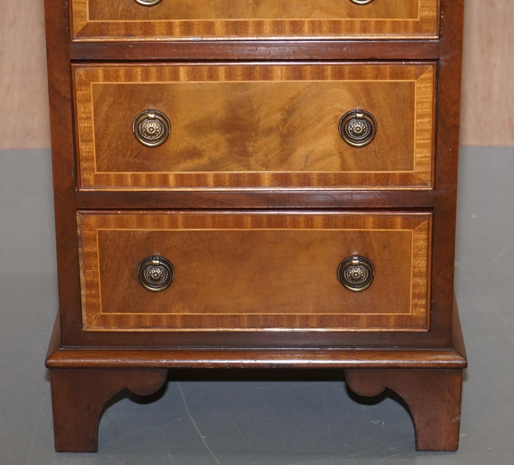 Georgian Stunning Walnut & Hardwood Chest of Drawers Lamp End Wine Bedside Table Sized