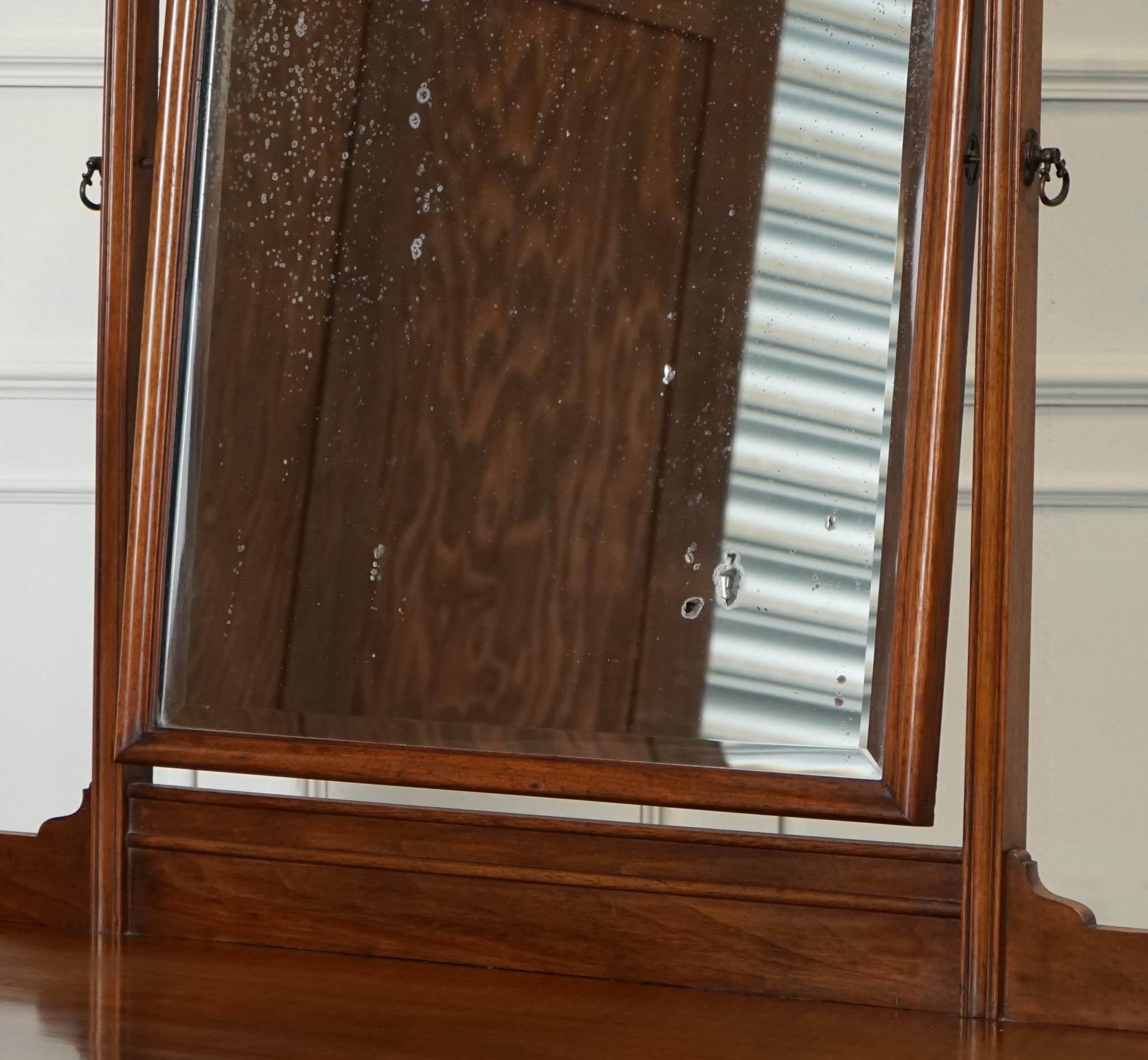 STUNNING WARING & GILLOW TRIPLE MIRROR BURR WALNUT DRESSING TABLE j1 In Good Condition For Sale In Pulborough, GB