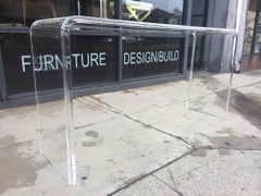 Splendida console a cascata in lucite di Amparo Calderón Tápia, firmata