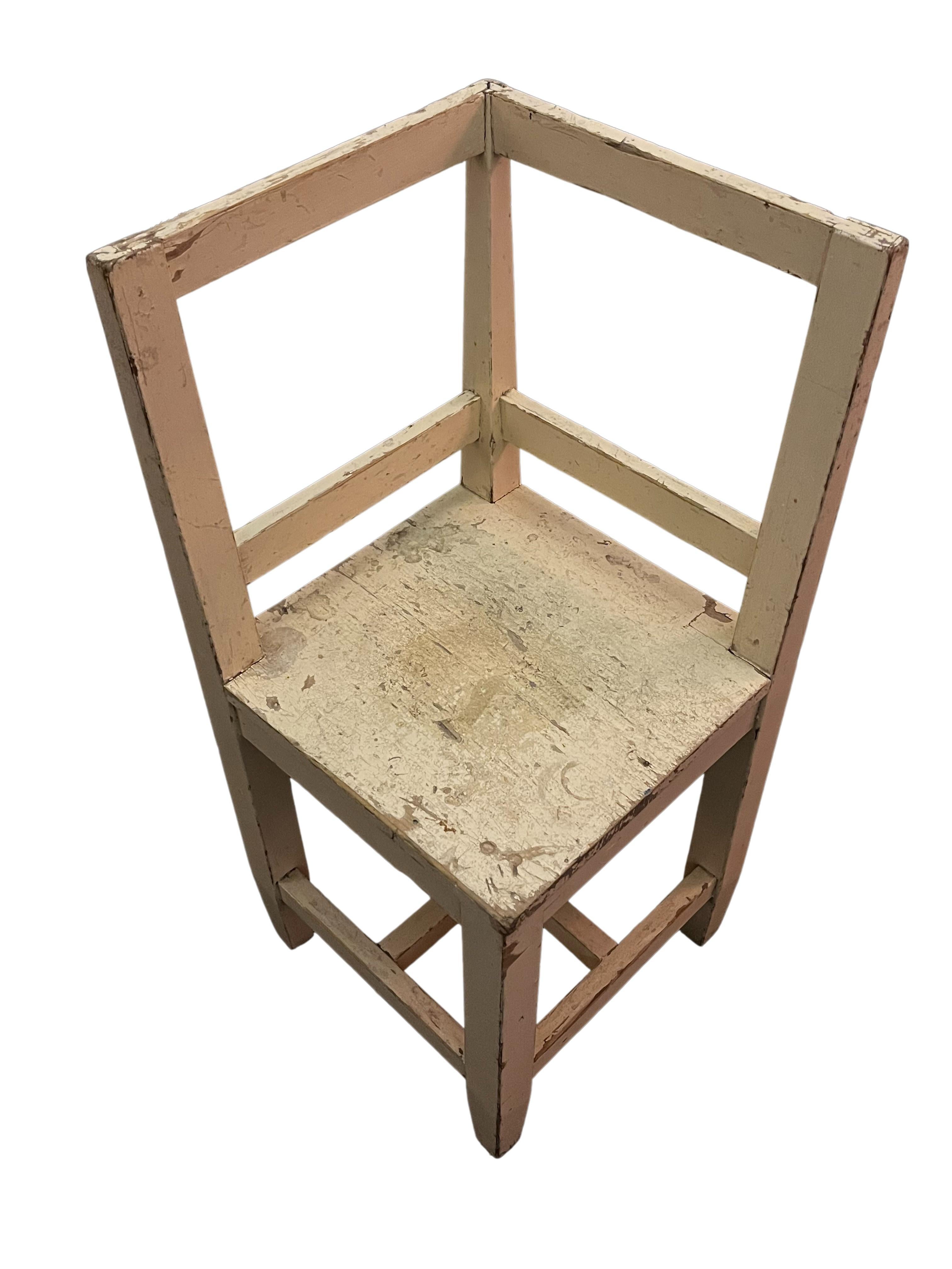 Stunning in original condition chair / stool of the famous Werkbund, Germany, made in the end of the 1920s. 

The ingenious design shows a square chair with a backrest around the corner and a particularly nice detail is the square strip in the foot