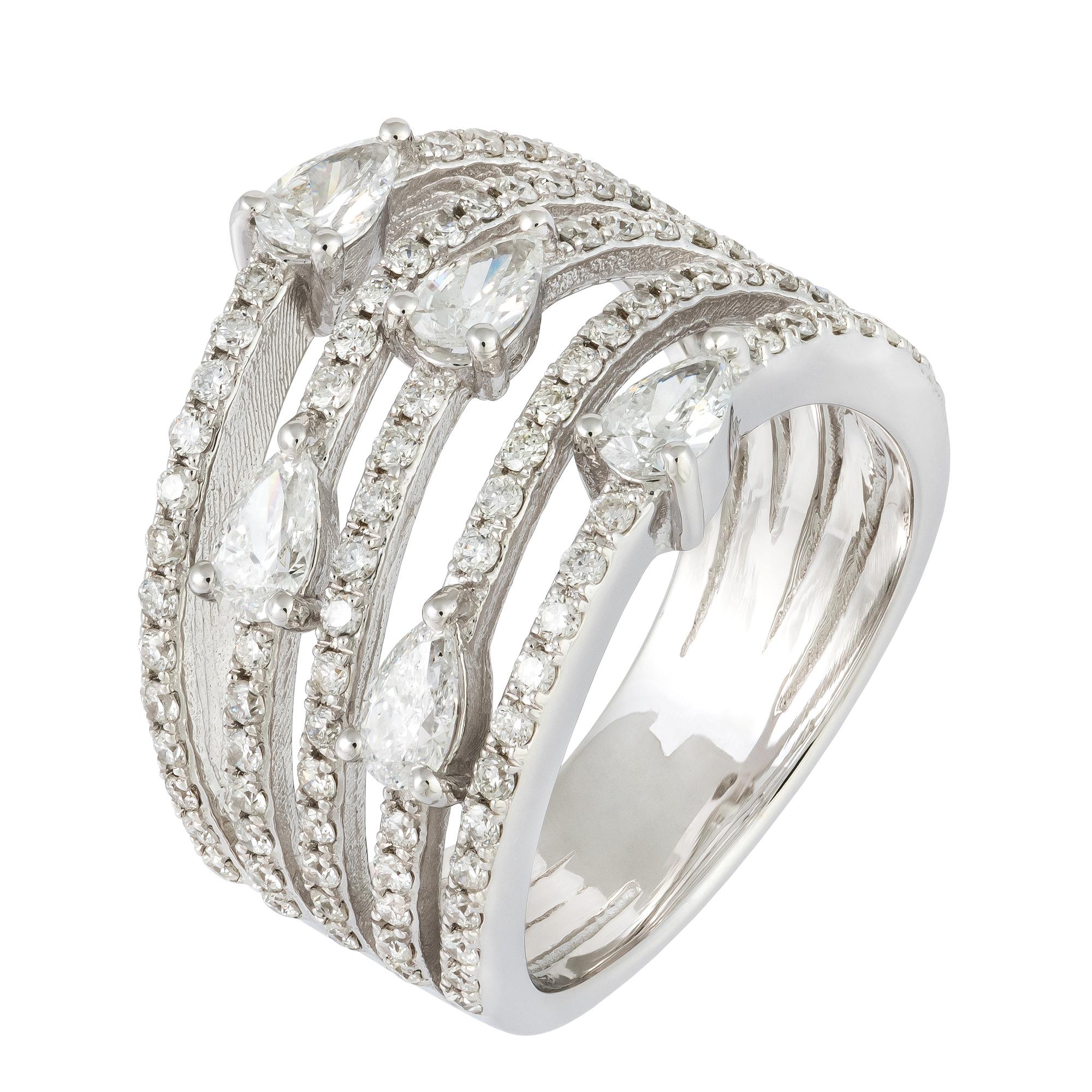 For Sale:  Stunning White 18K Gold White Diamond Ring For Her 2