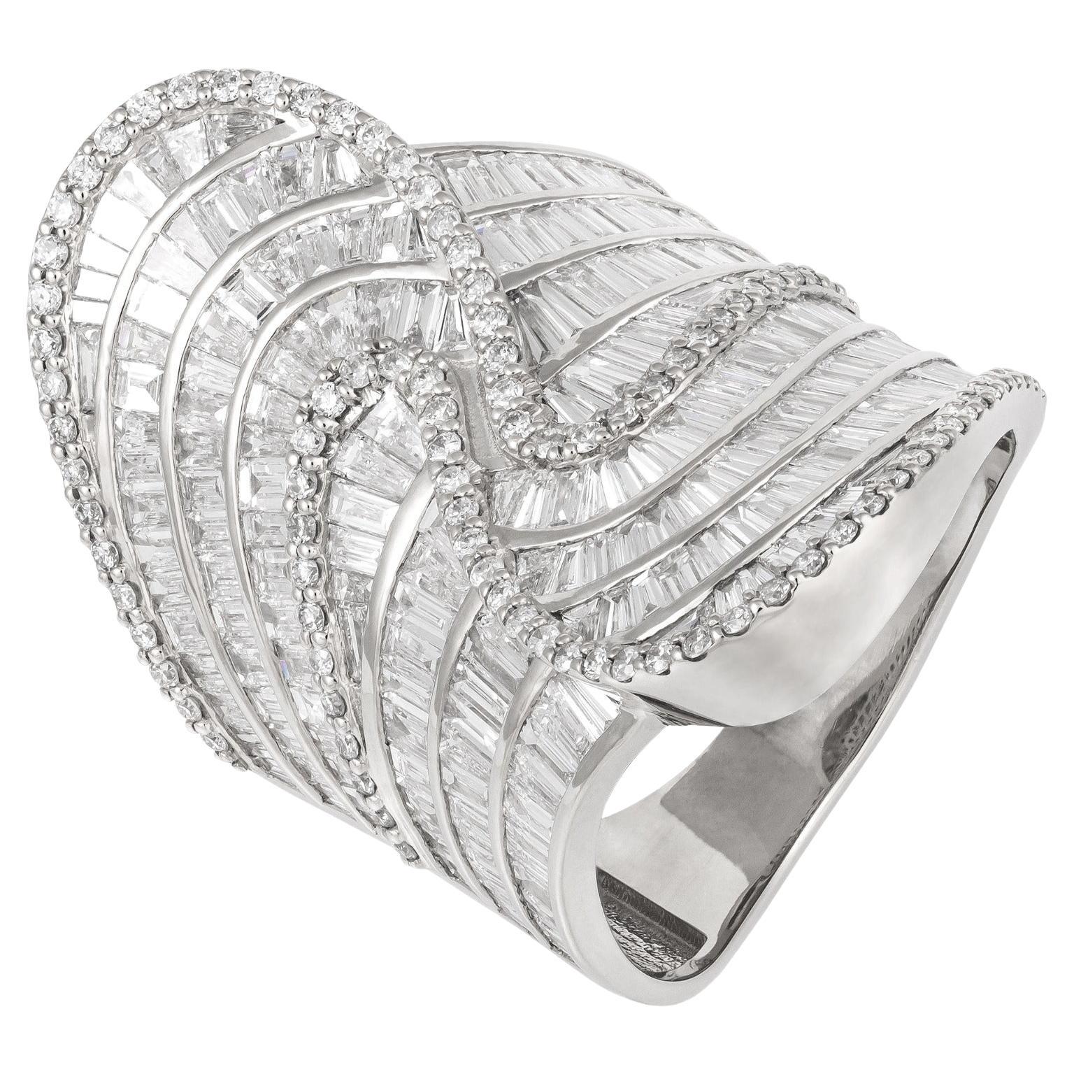 For Sale:  Stunning White 18K Gold White Diamond Ring for Her